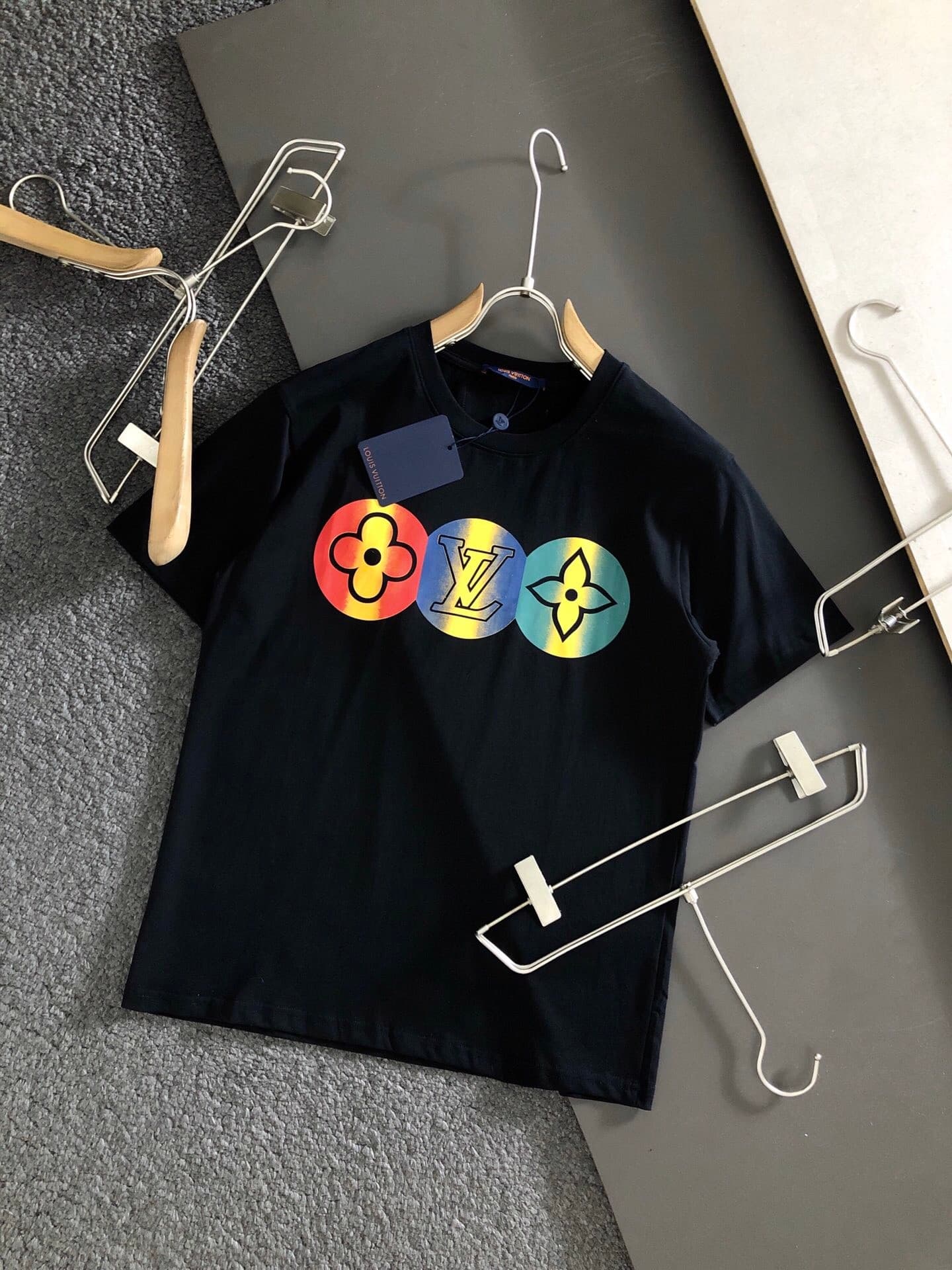 L X V T-shirt