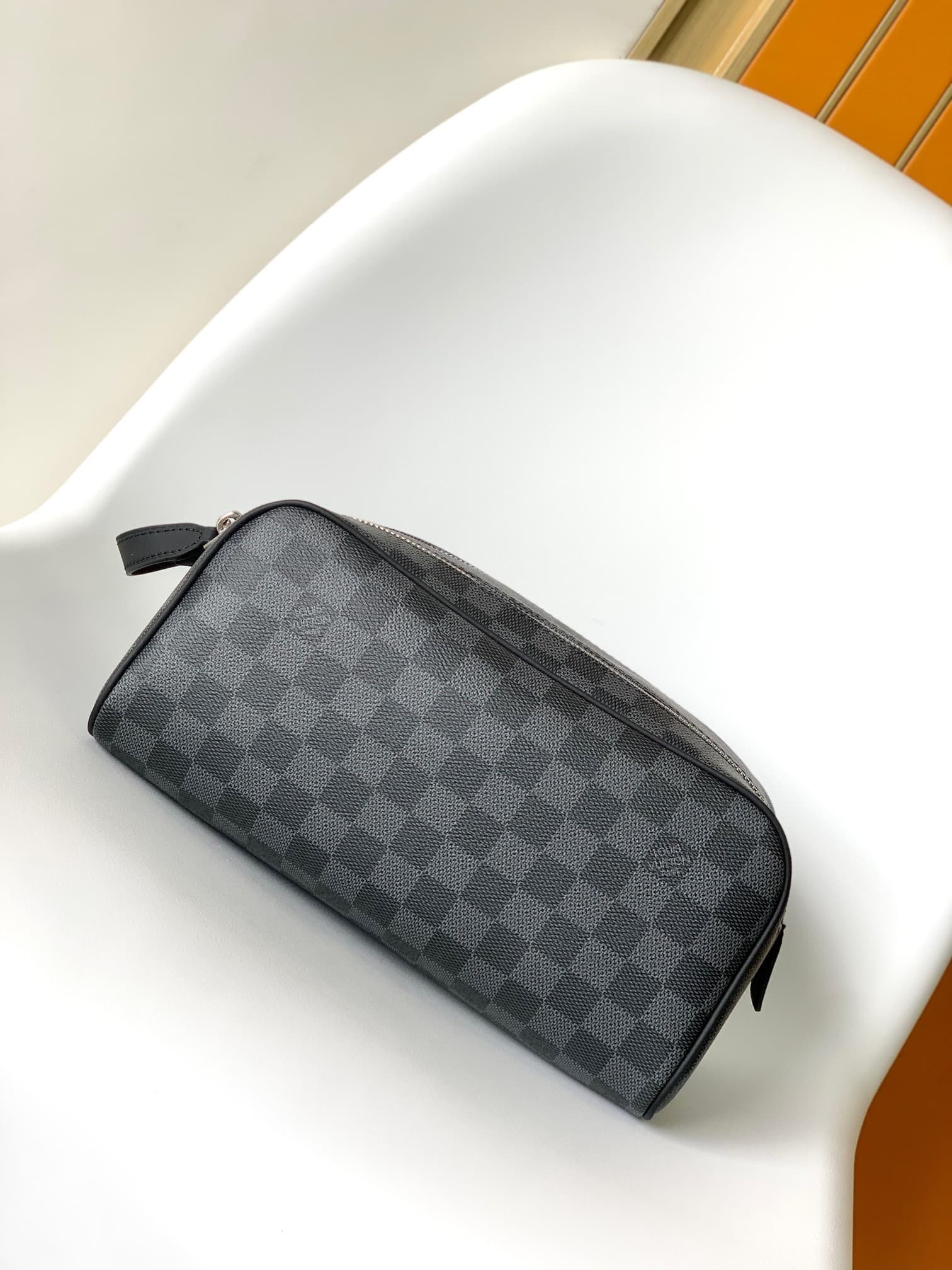 L X V TOILETRY BAG N40127 Size:28x15x16.5cm
