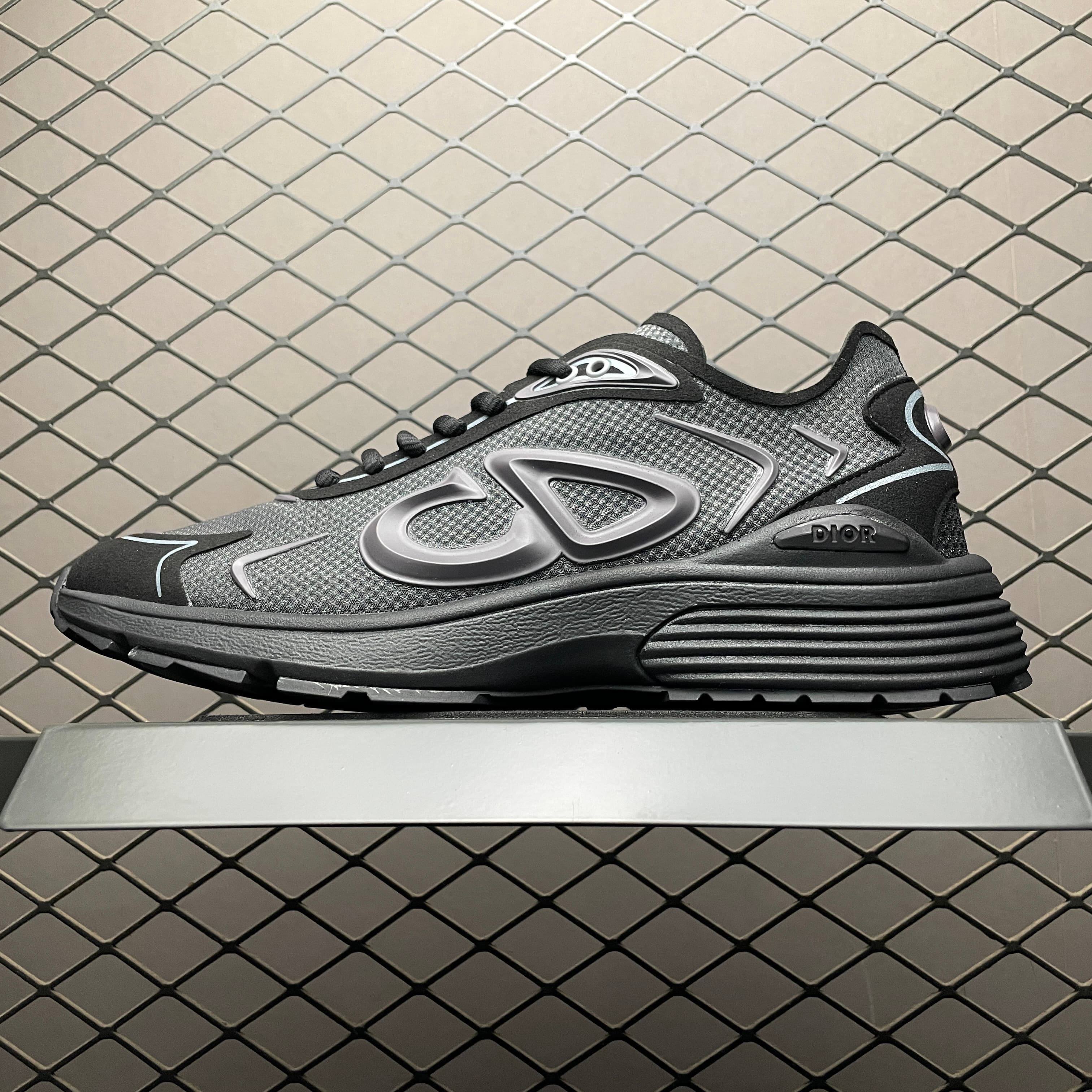 DR B30 Sneakers