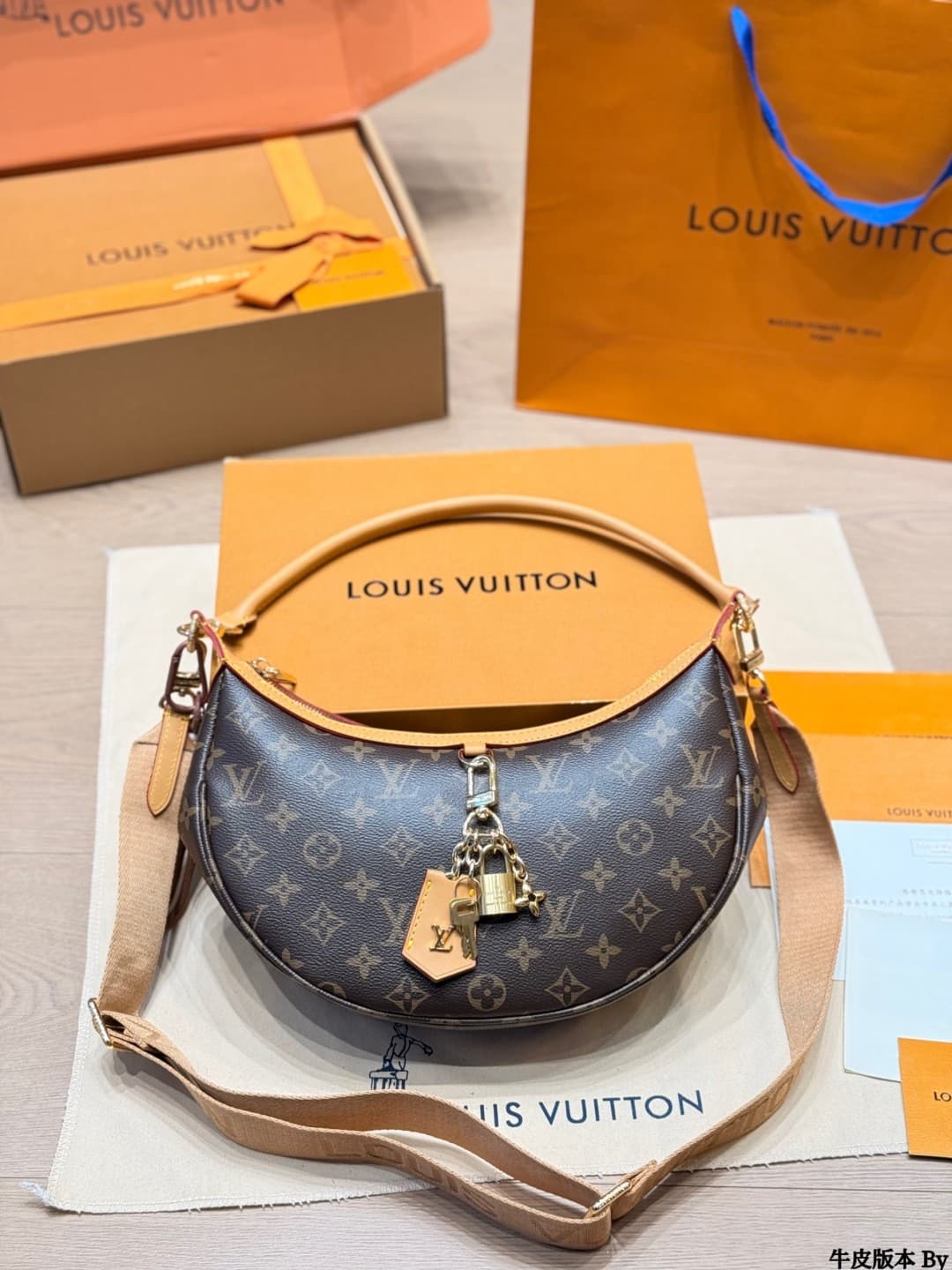 L X V Looping Size:28x15cm