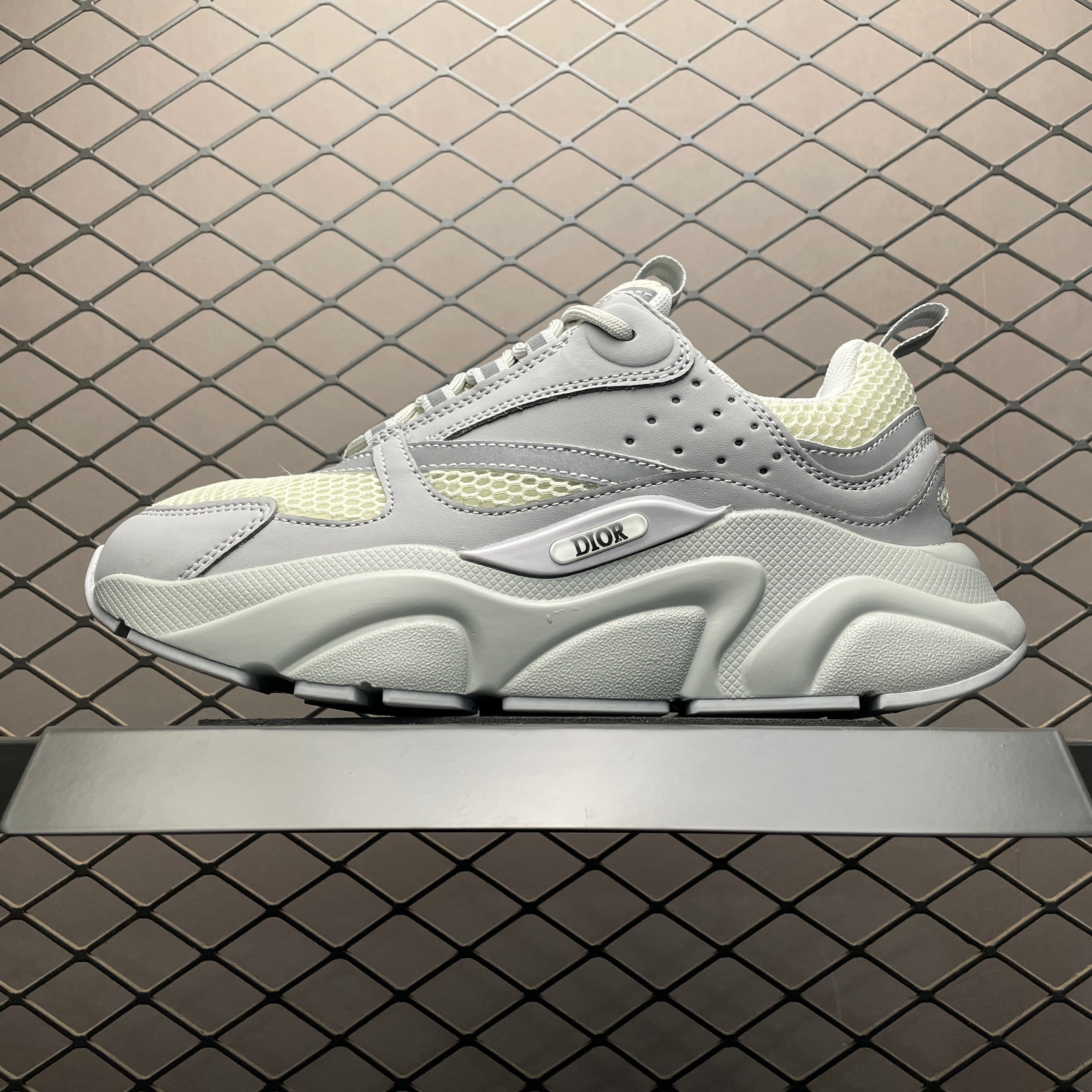 DR classic B22 Clunky Sneaker