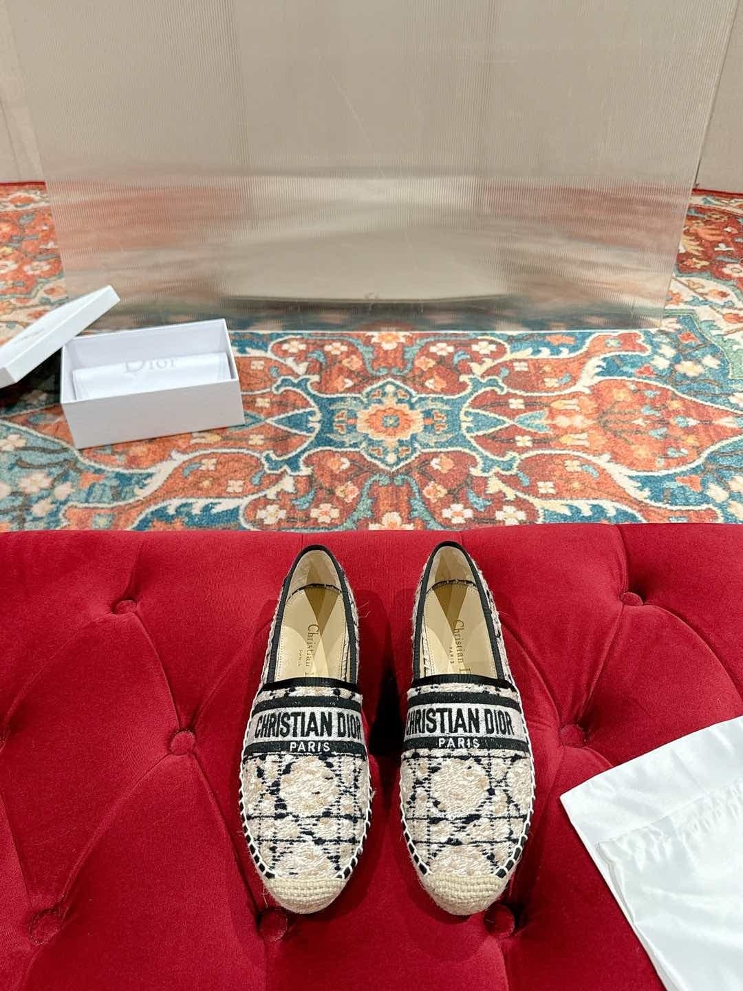 DR Fisherman's shoes