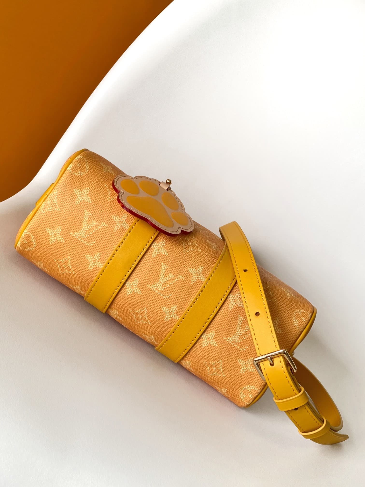 L X V Keepall Bandoulière 25 M13166 Size:25x15x11cm