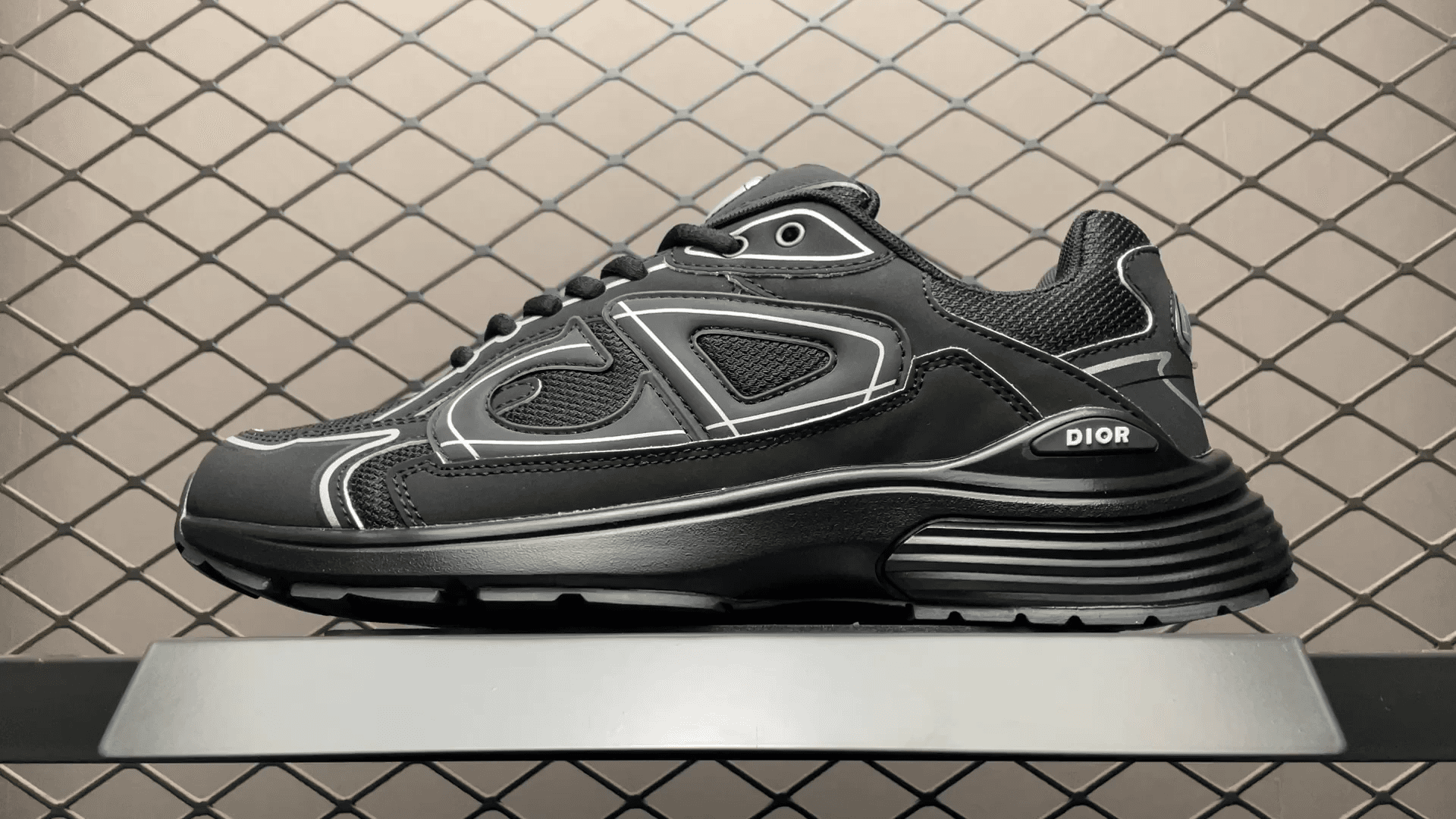 DR NEW ARRIVAL B30 Clunky Sneaker
