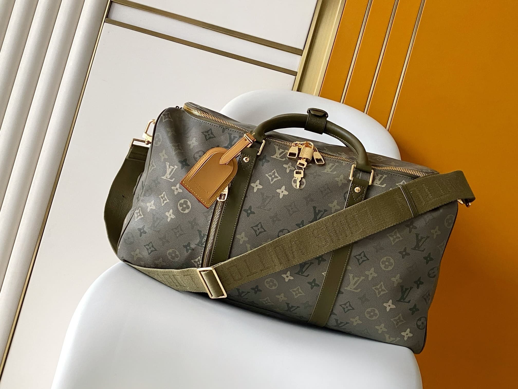 L X V Travelling bag M26964 50X29X34CM