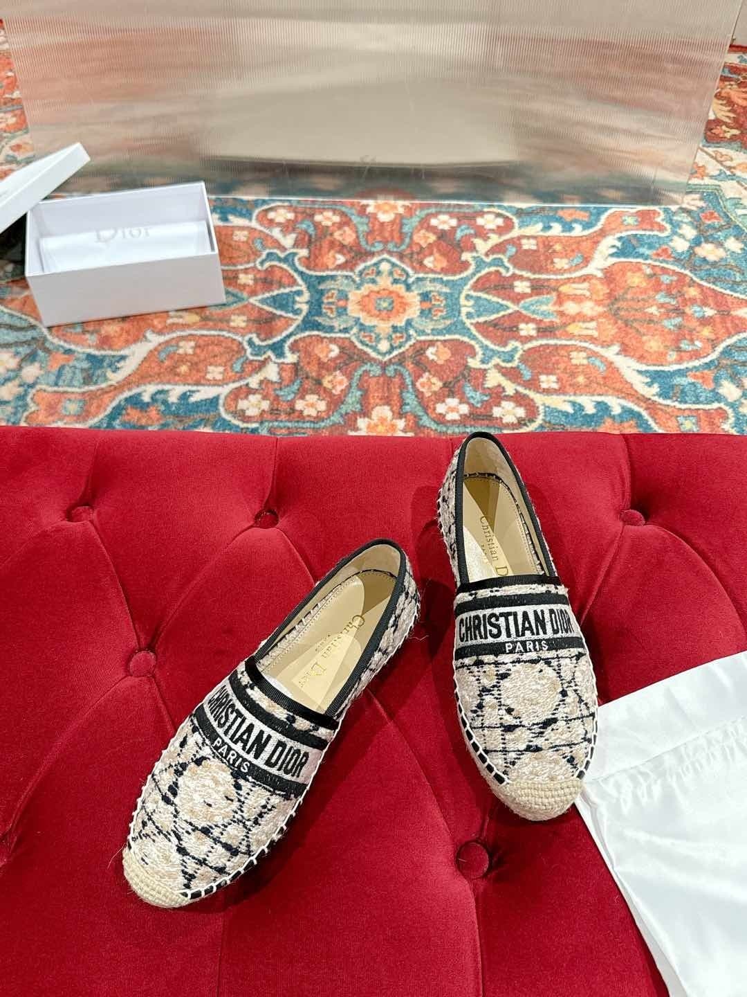 DR Fisherman's shoes
