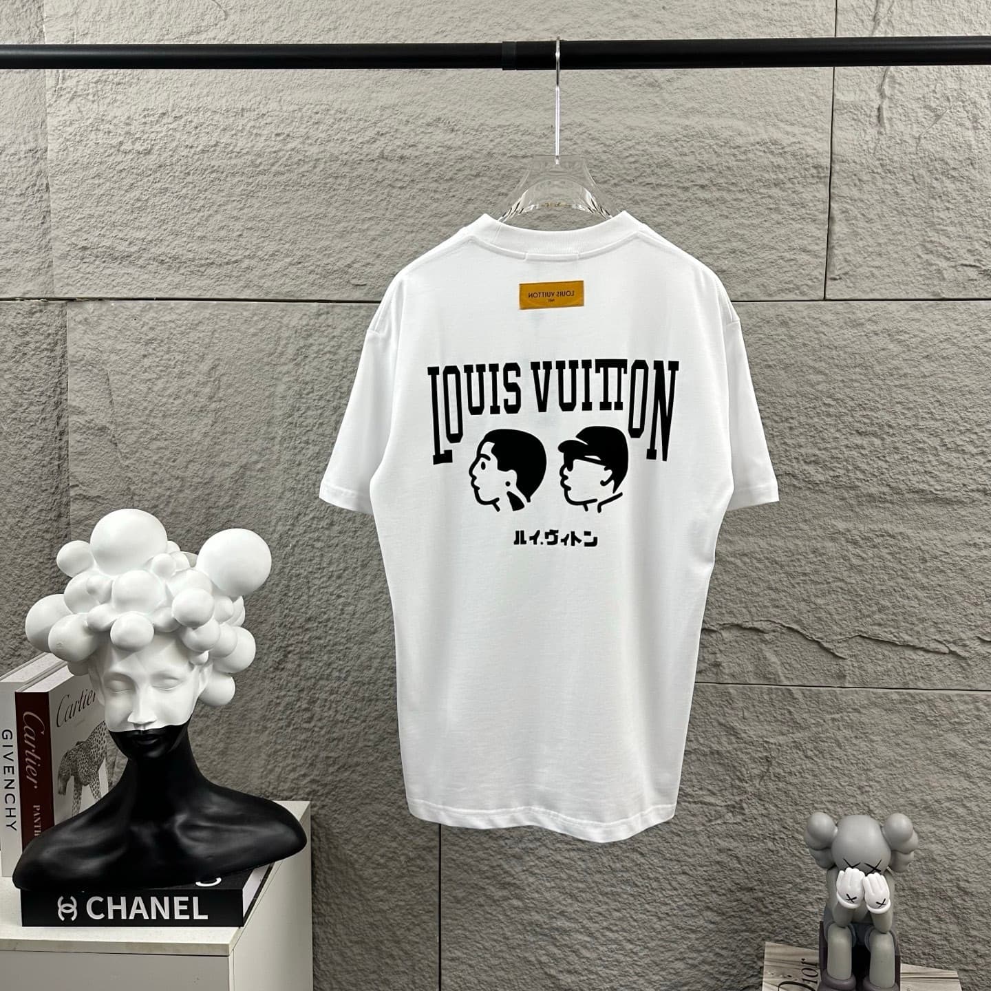 L X V T-shirt