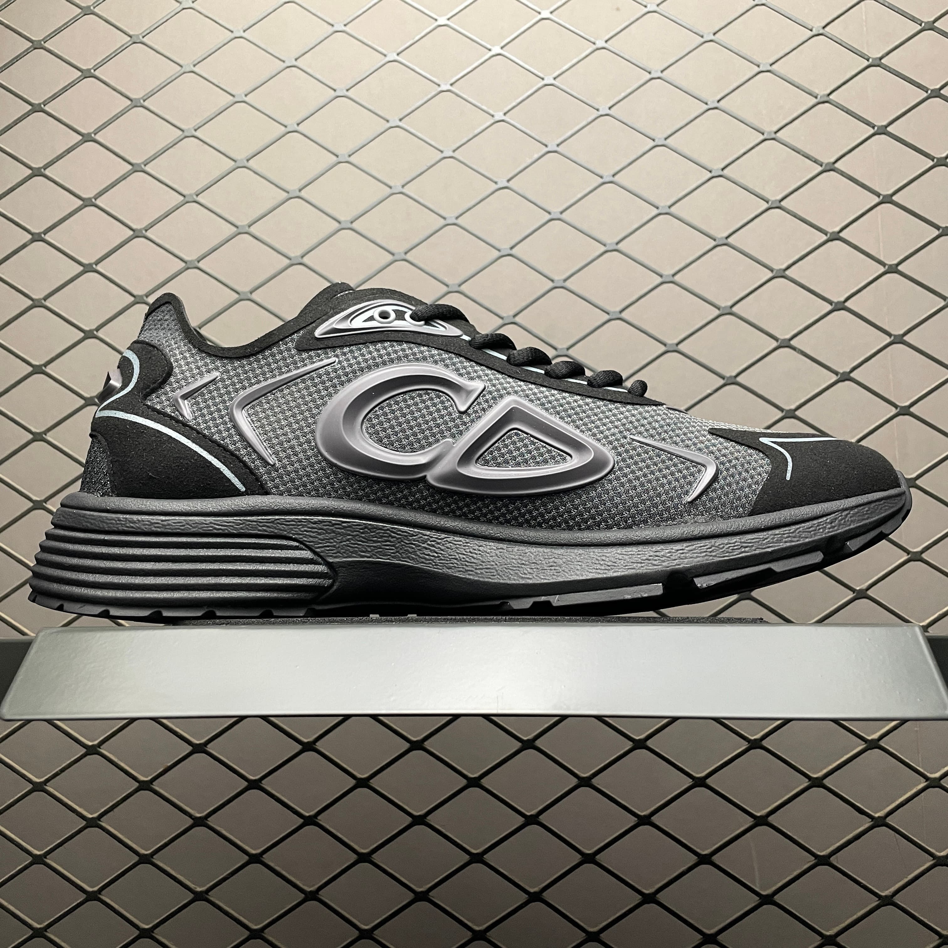 DR B30 Sneakers
