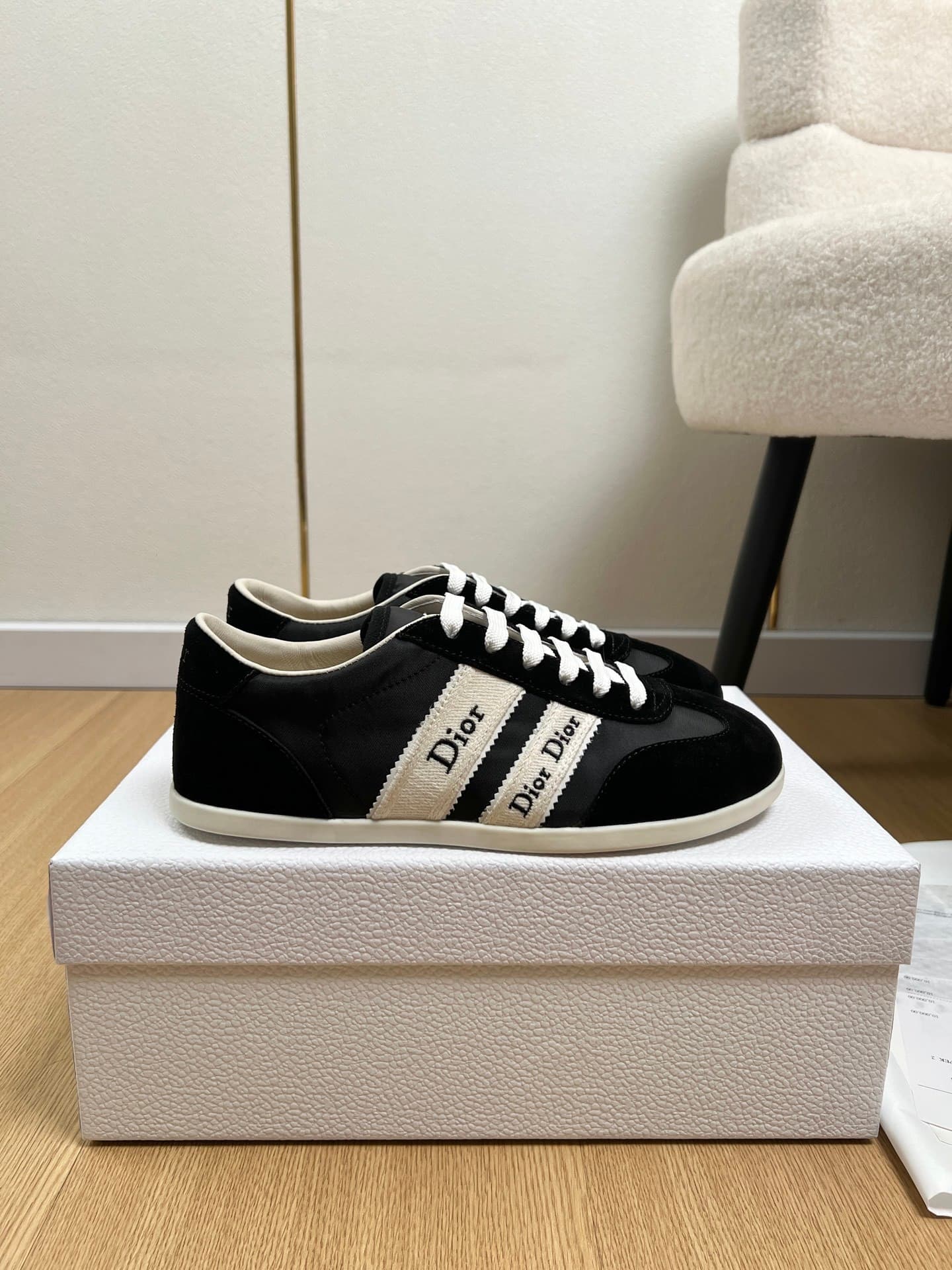 DR Ribbon Sneaker