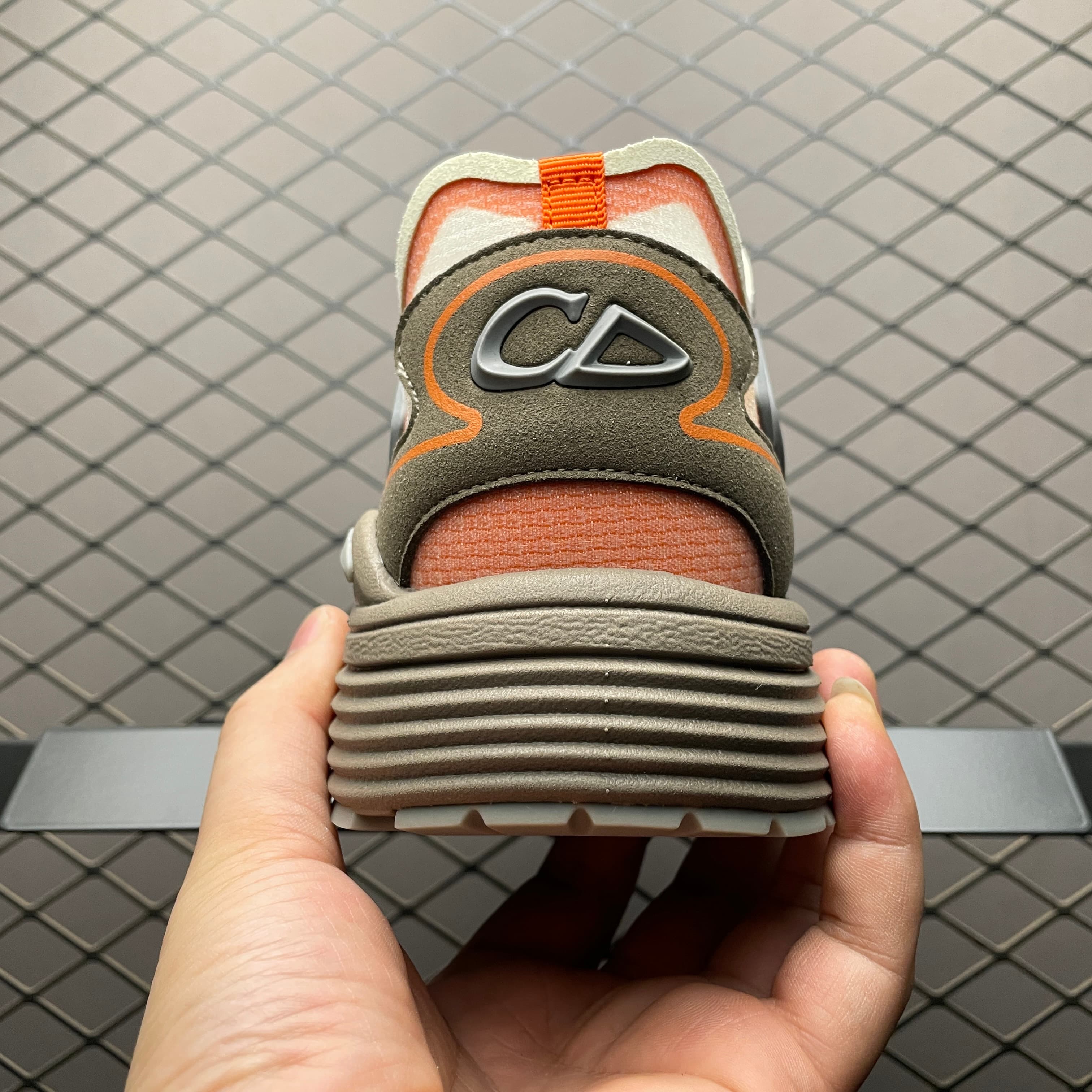 DR B30 Sneakers