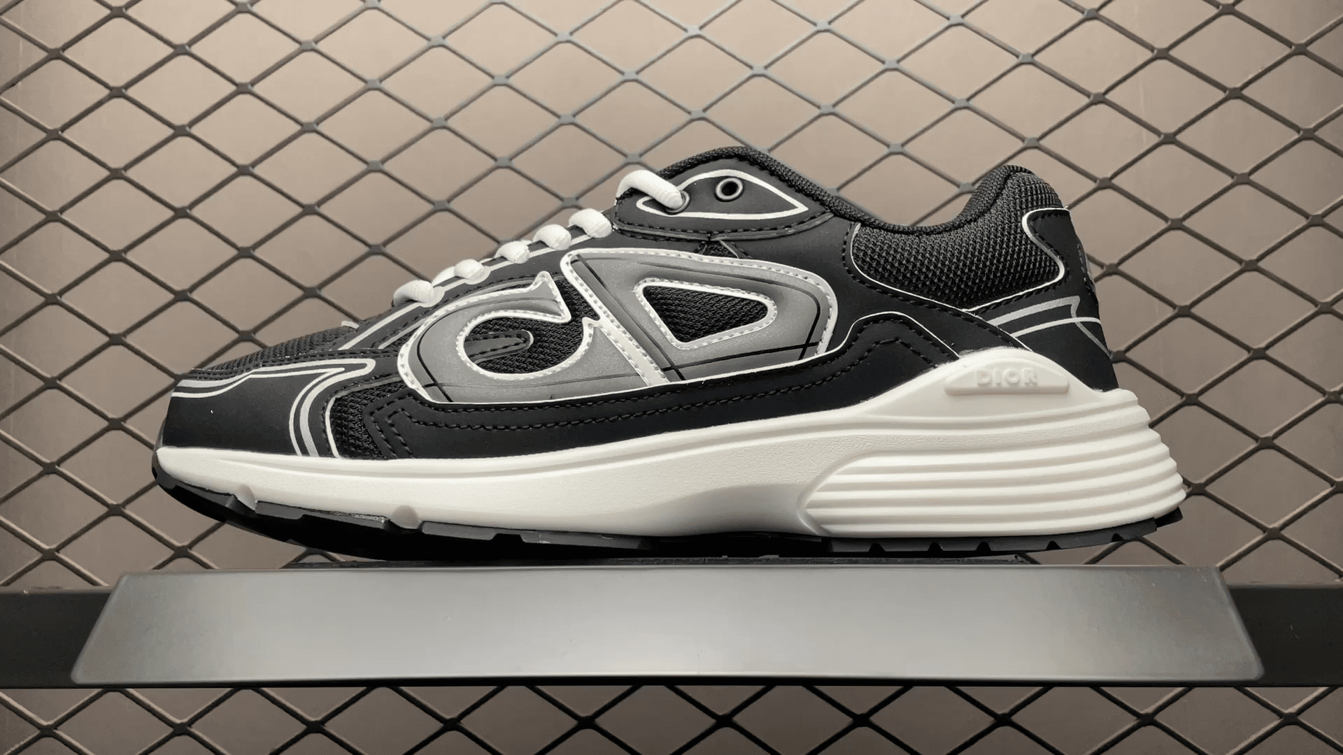 DR NEW ARRIVAL B30 Clunky Sneaker
