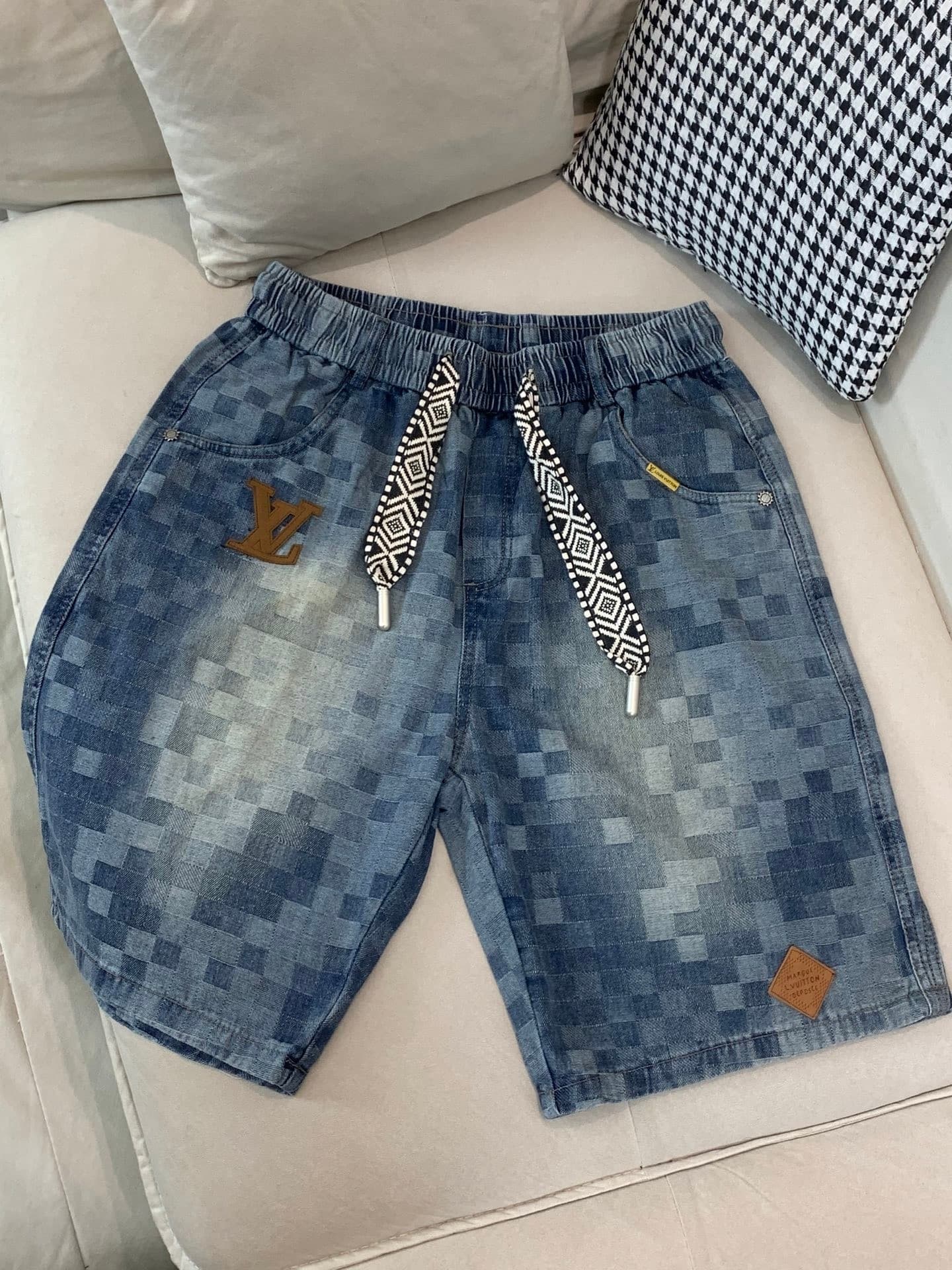 L X V Jeans Shorts