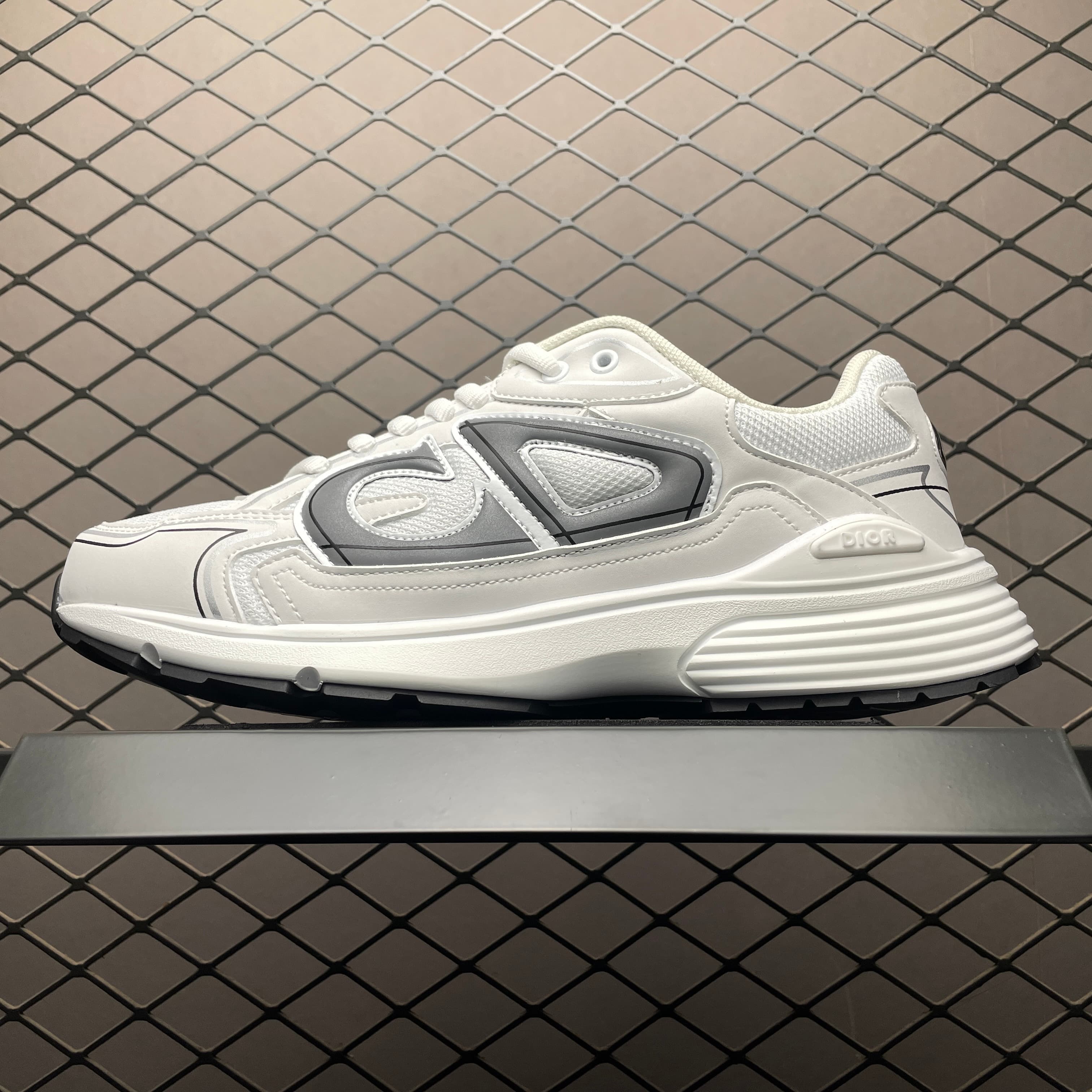 DR B30 Sneakers