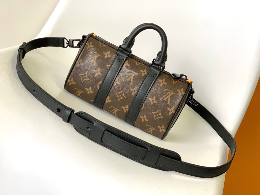 L X V Keepall Bandoulière M80201 Size:20x10x5cm