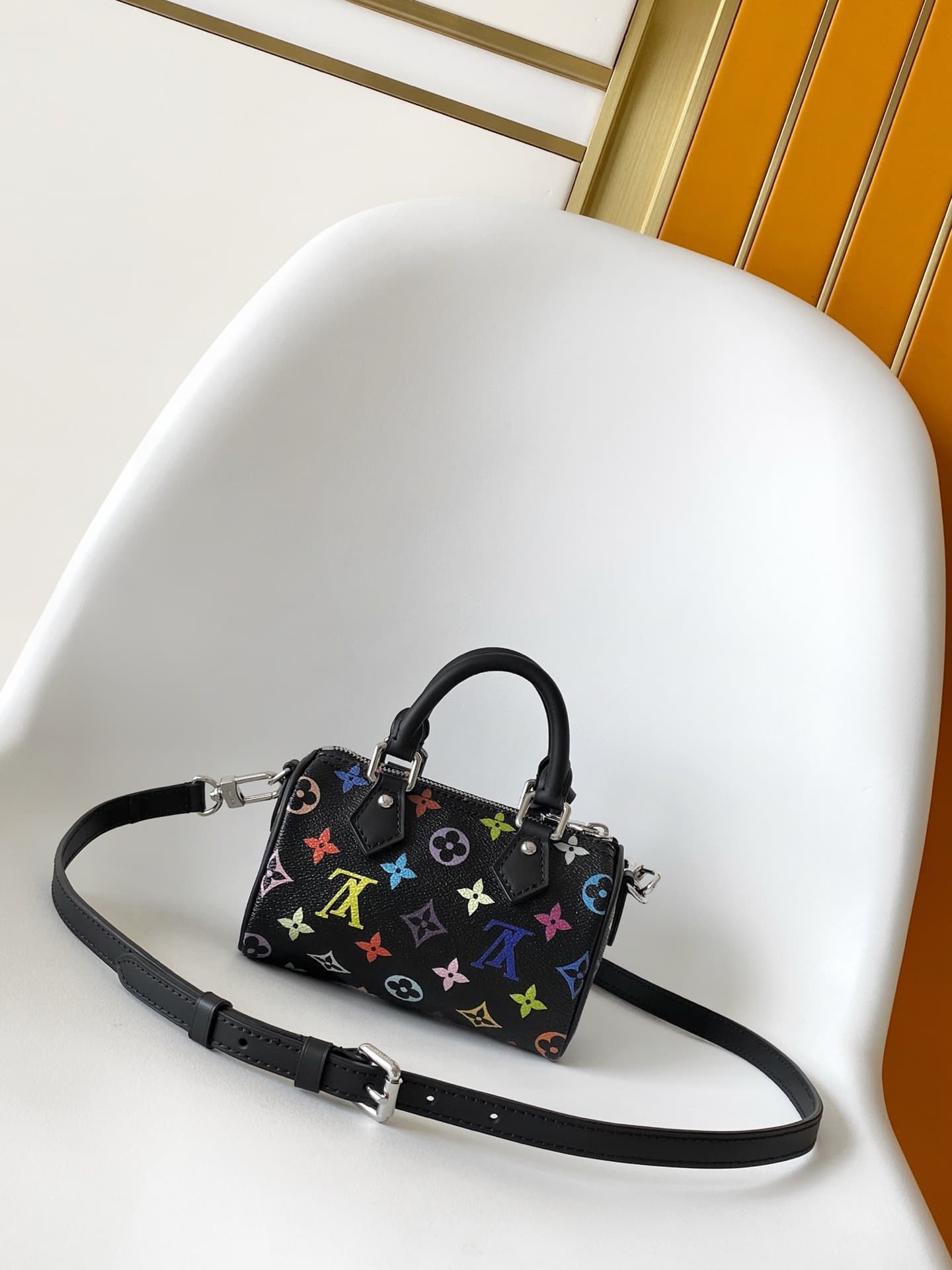 L X V Nano Speedy M13406 Size:16x10x7.5cm