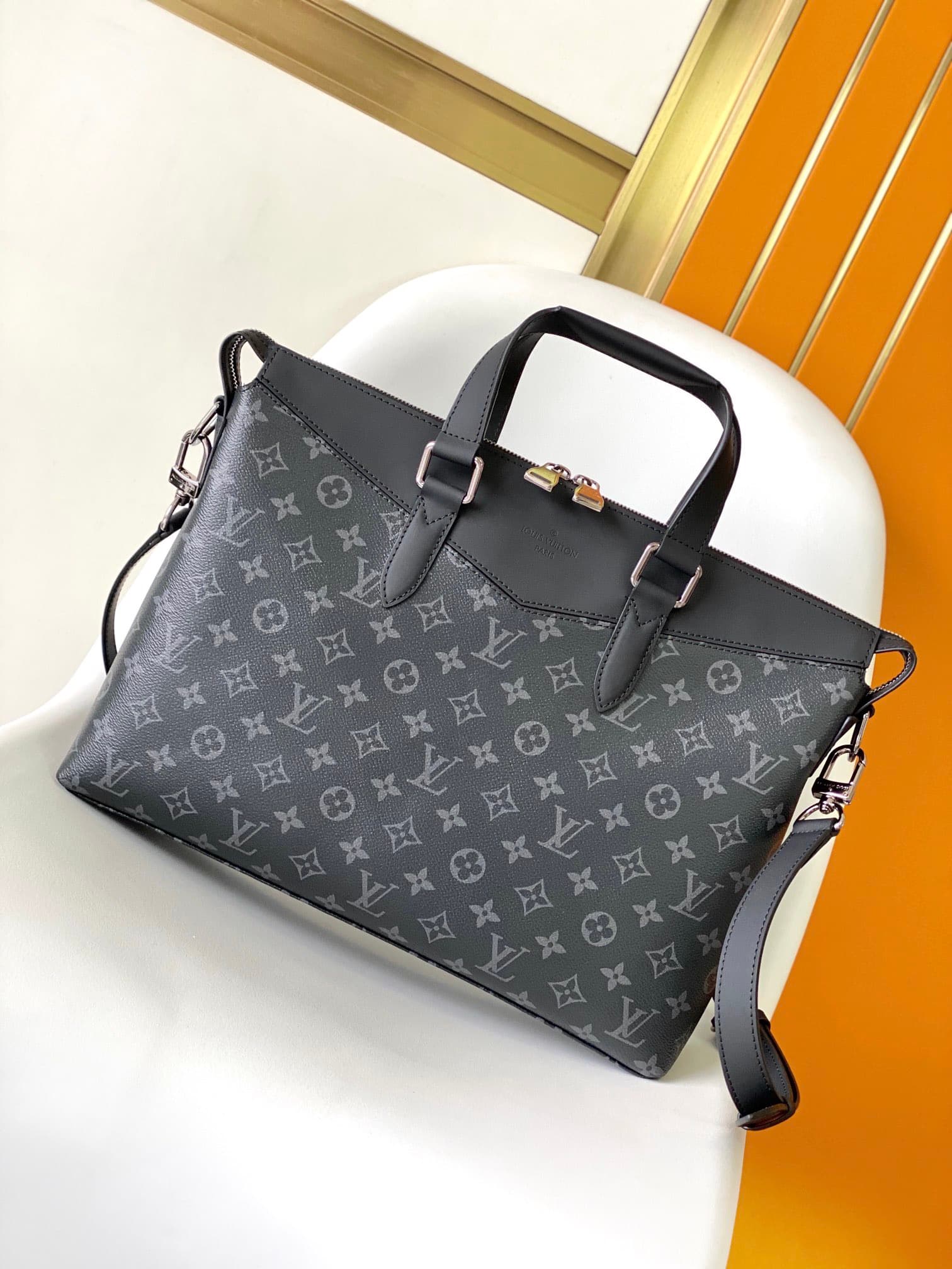 L X V Eclipse Monogram M40566 Size:39*30*10cm