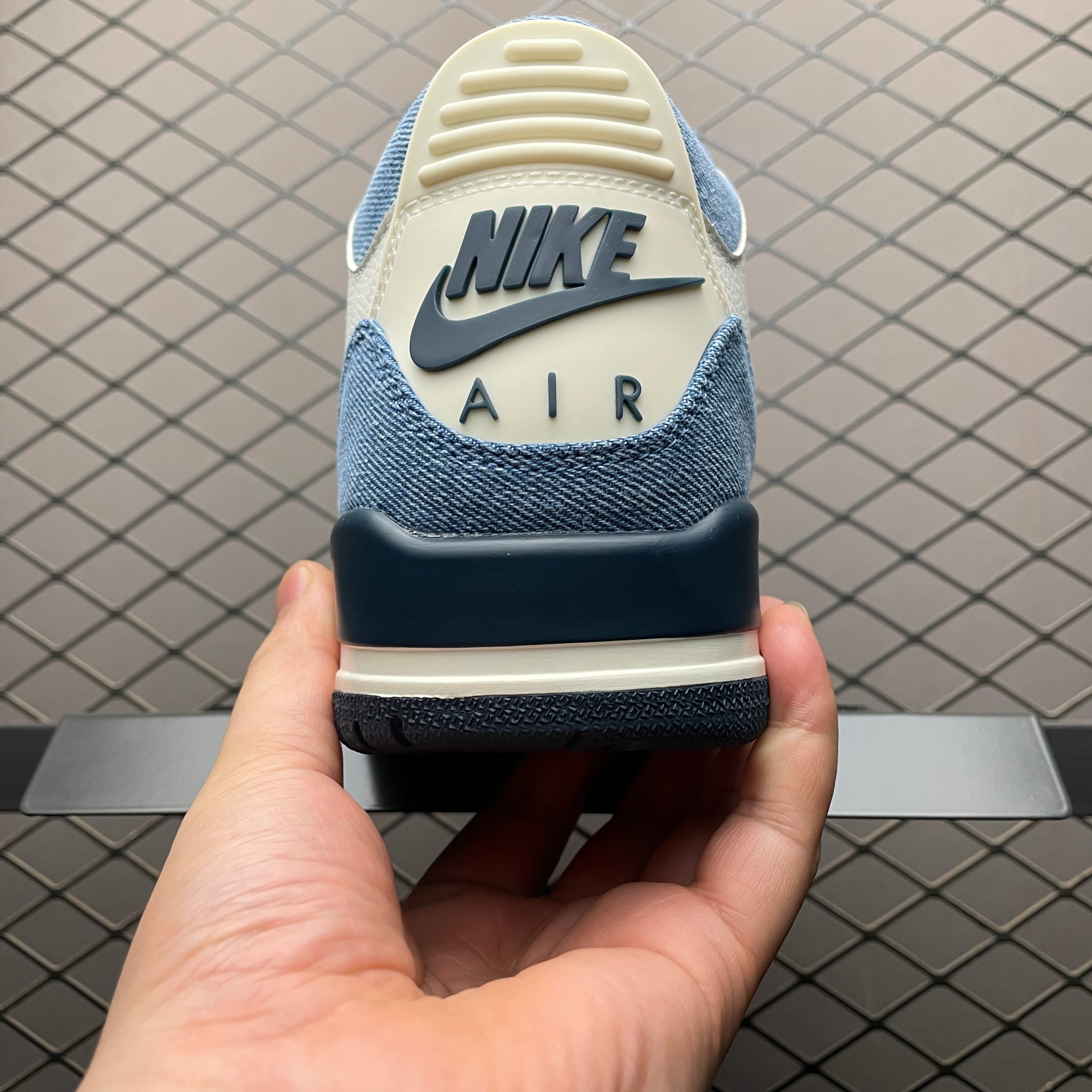 Air JRD 3 Retro IR0912-400