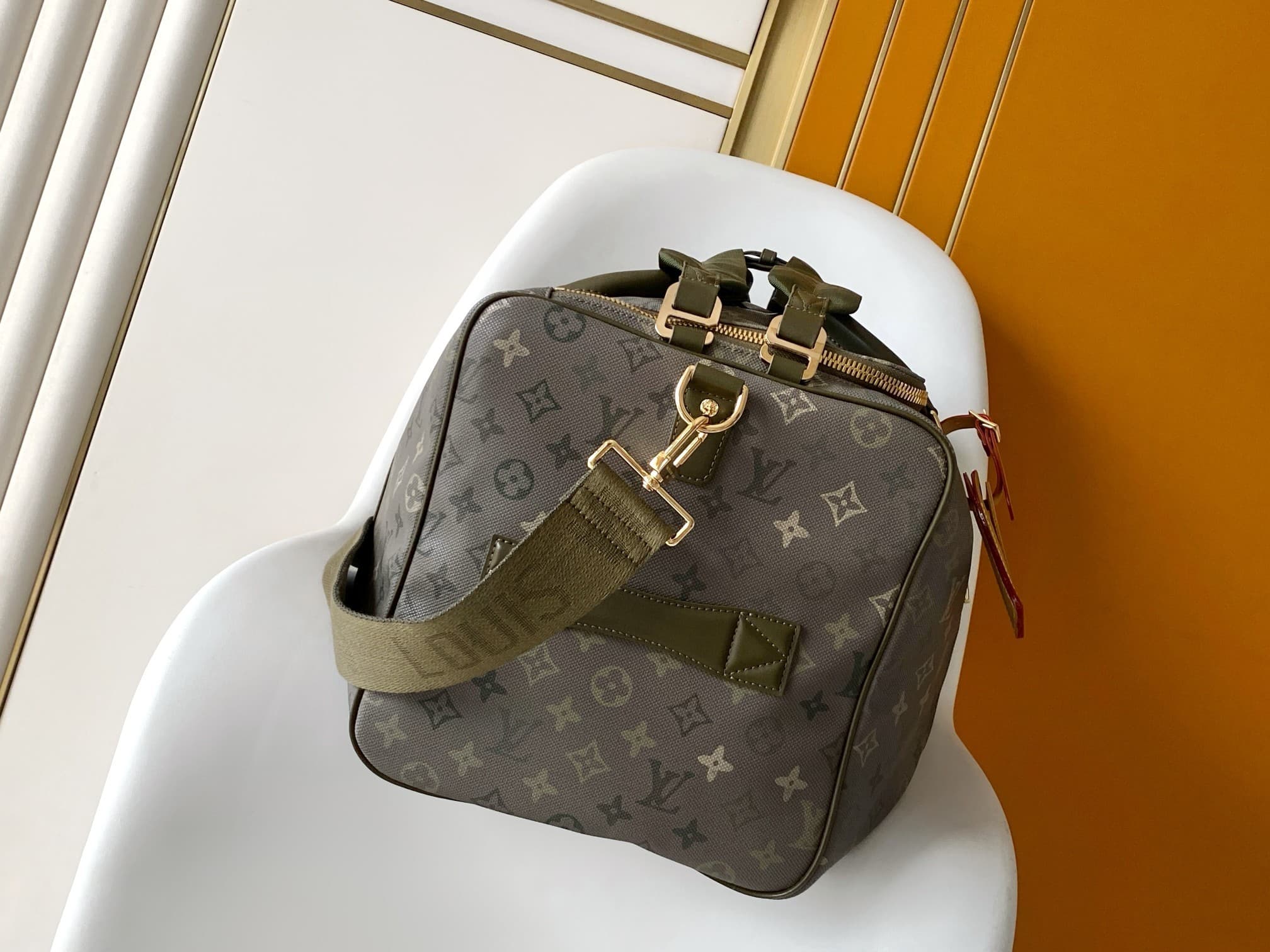 L X V Travelling bag M26964 50X29X34CM