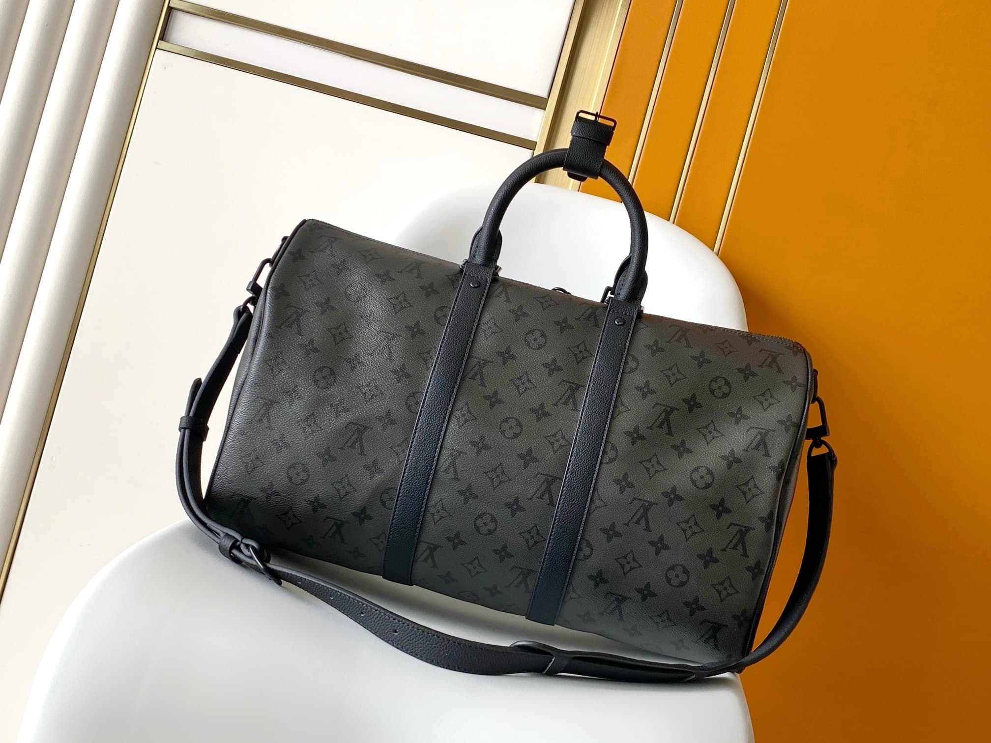 L X V Travelling bag M28403 45X27X20CM