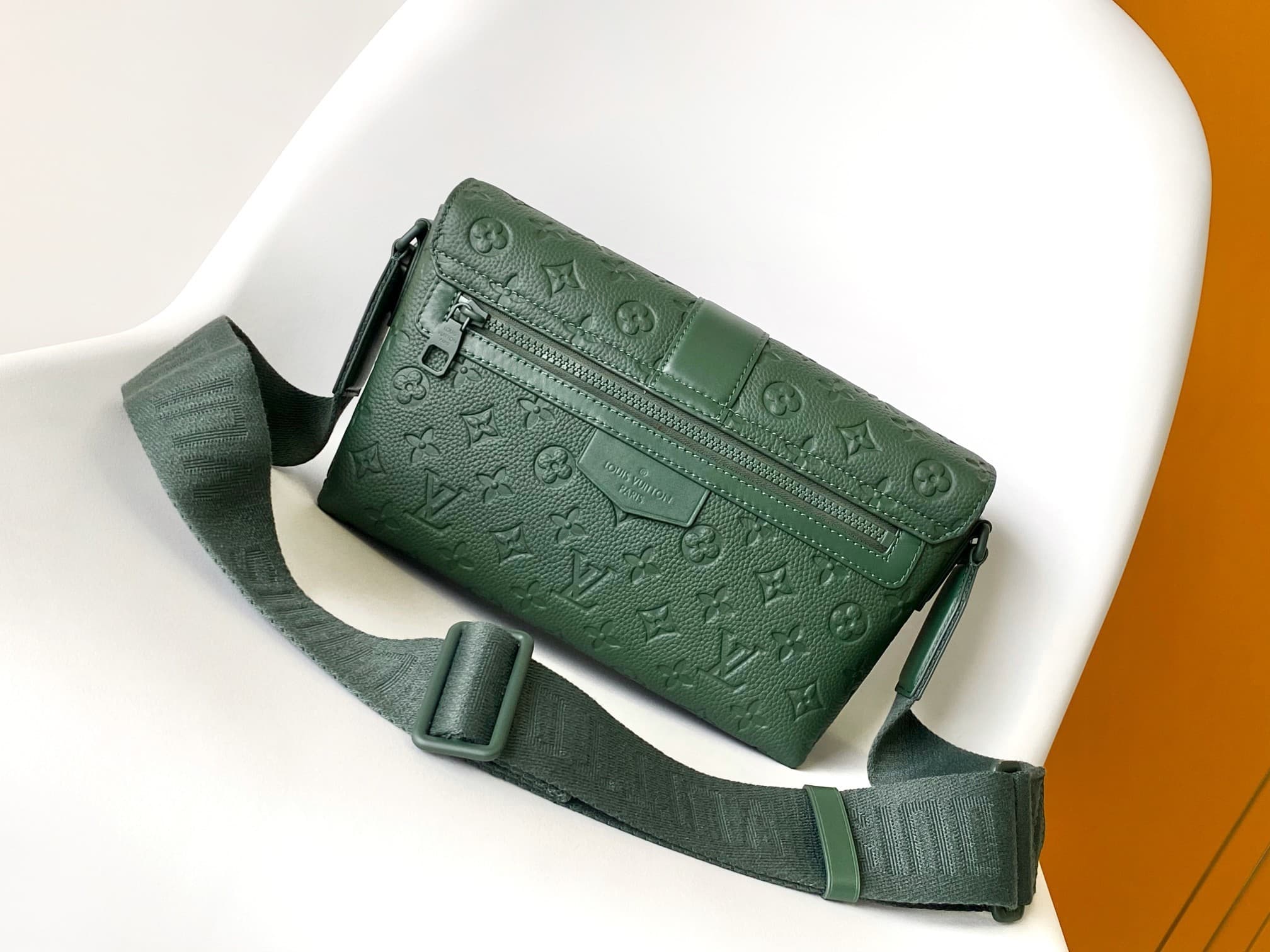 L X V Messenger Bags M24439 Size:28x16x10cm