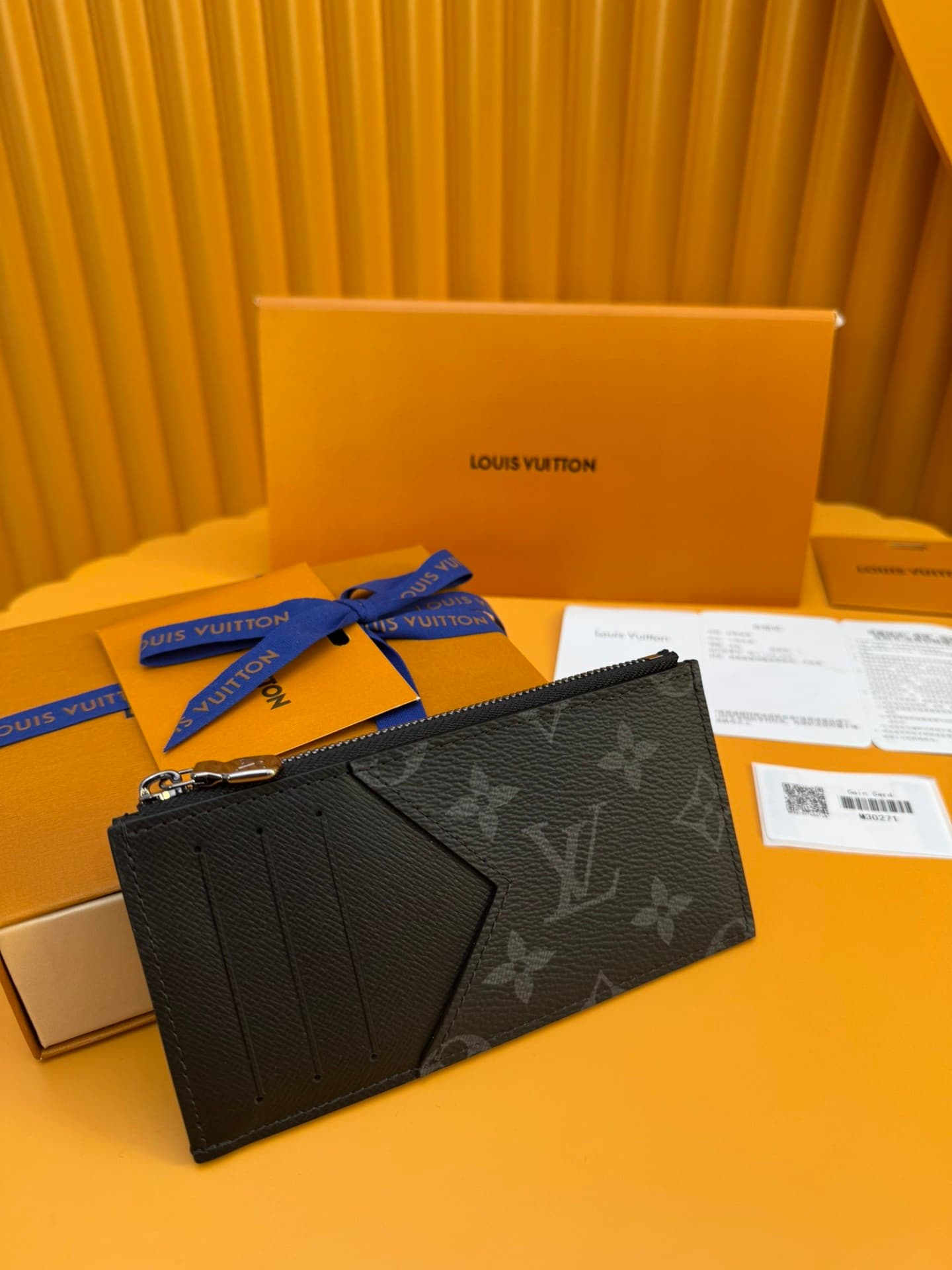 L X V CARD HOLDER M30271 14.5x8x1cm