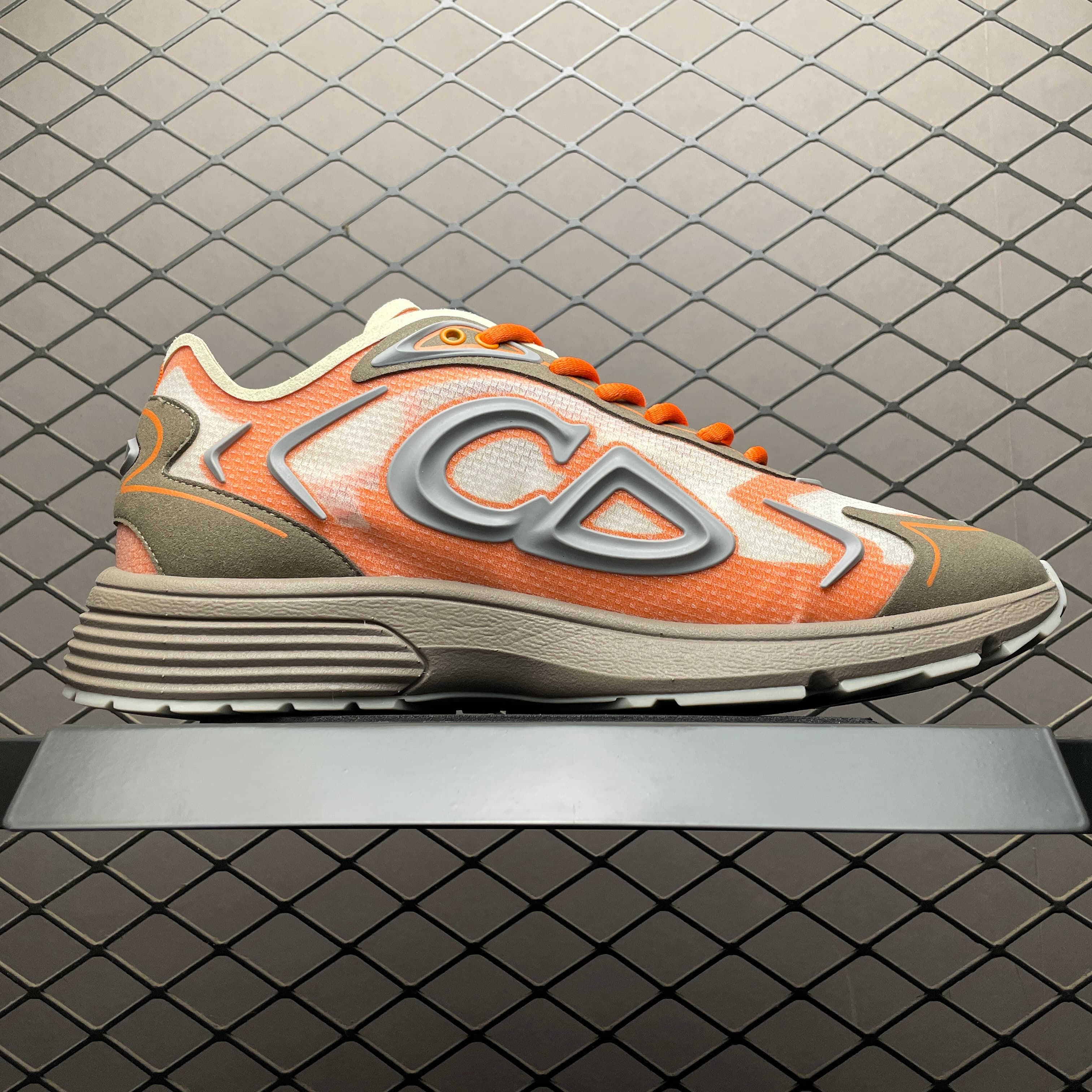 DR B30 Sneakers