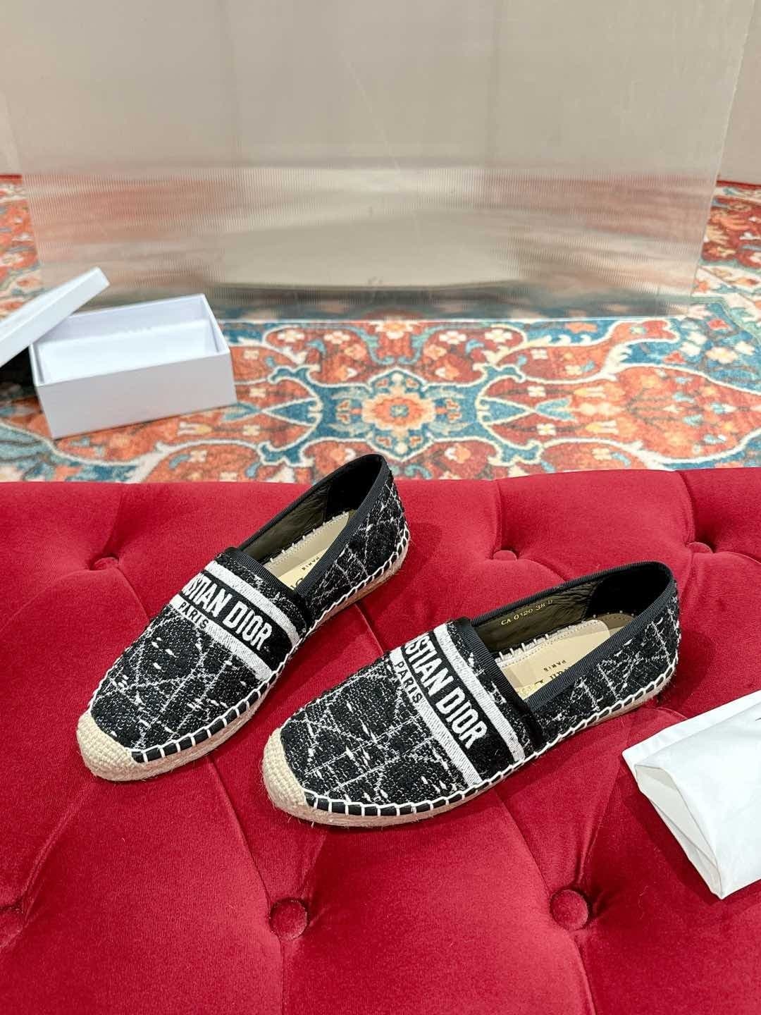 DR Fisherman's shoes