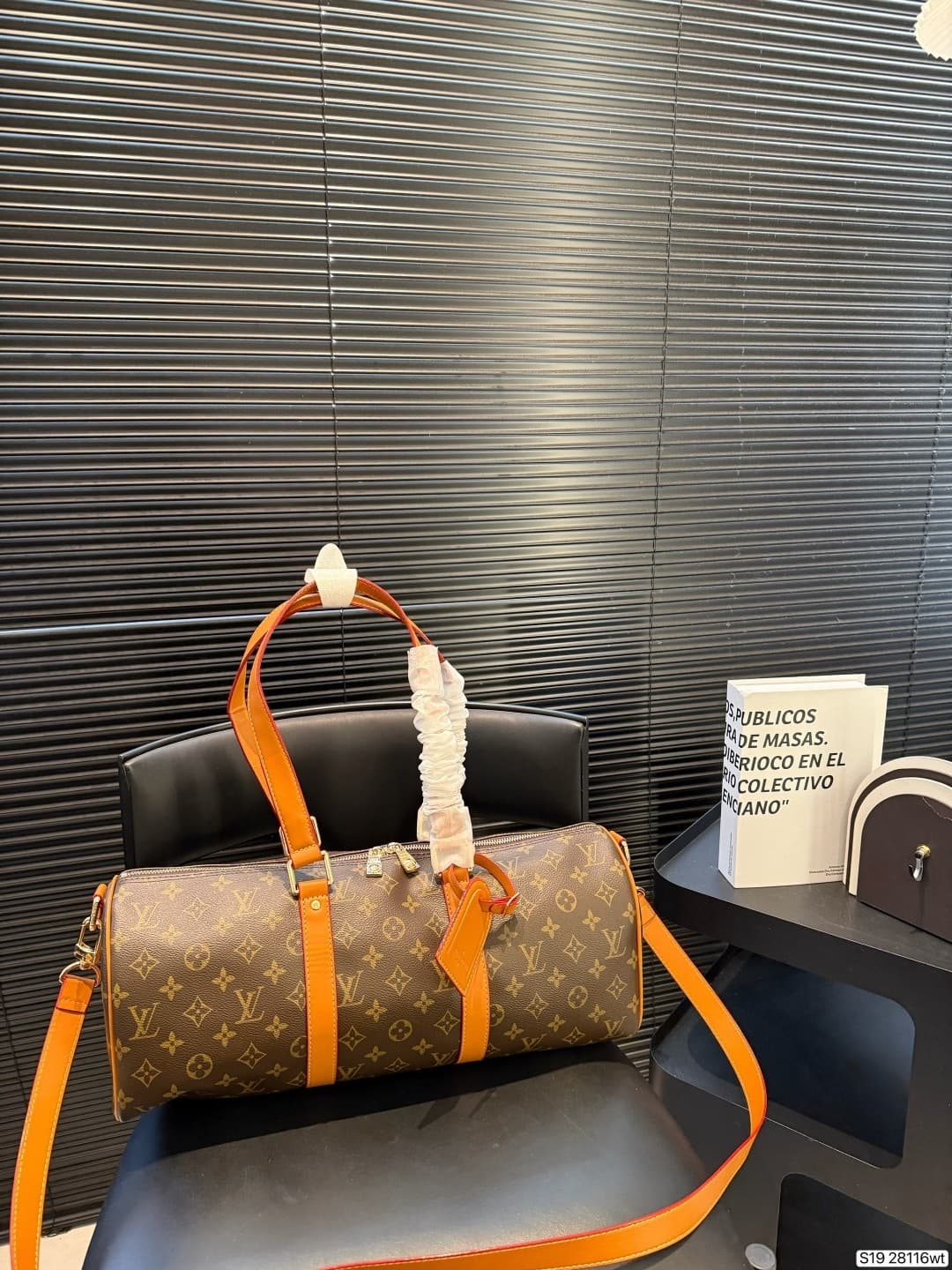 L X V Shoulder bag Size:43x18cm