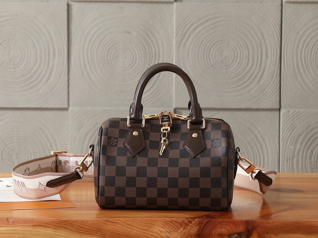 L X V Speedy Bandoulière 20 N40489 Size:20.5x13.5x12cm