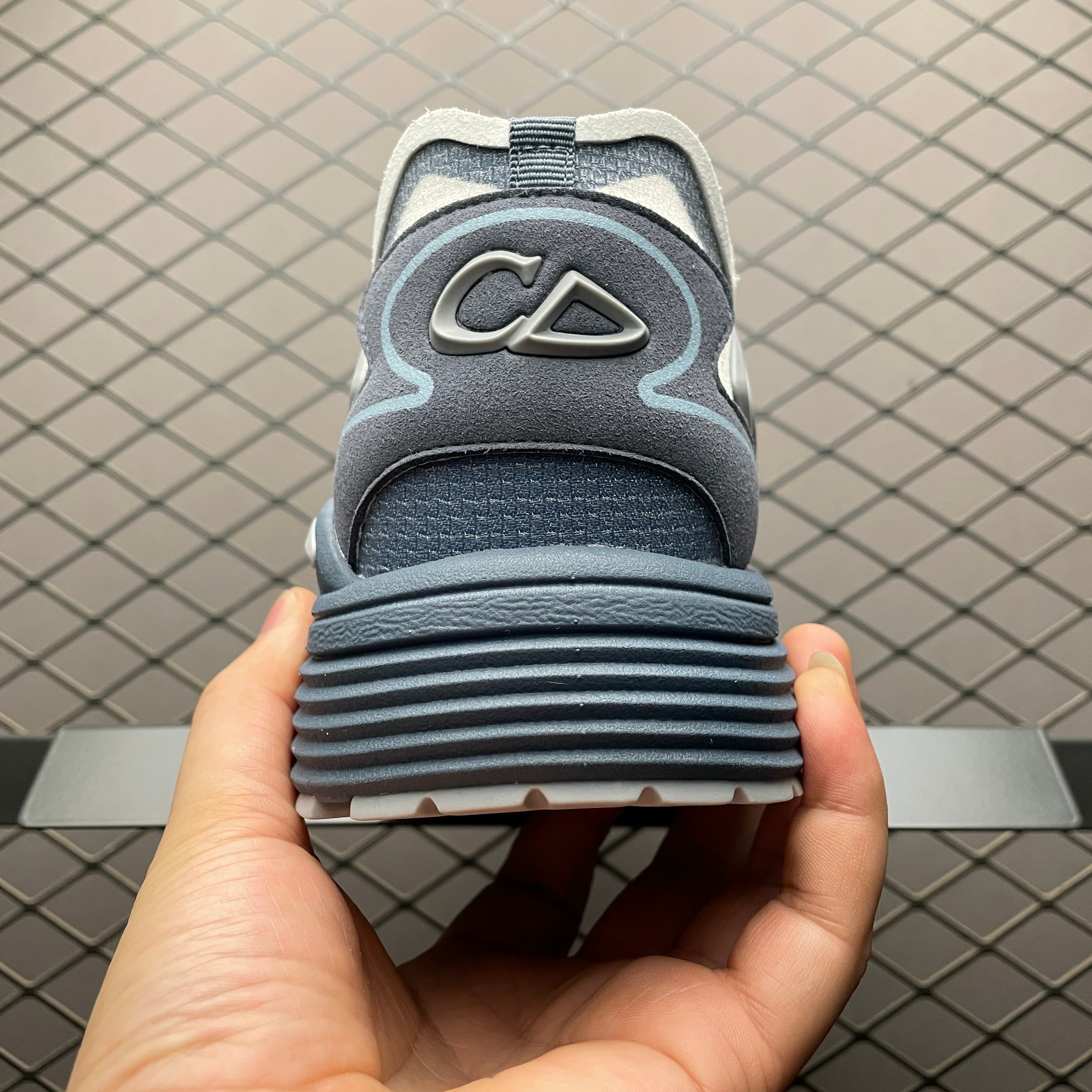 DR B30 Sneakers