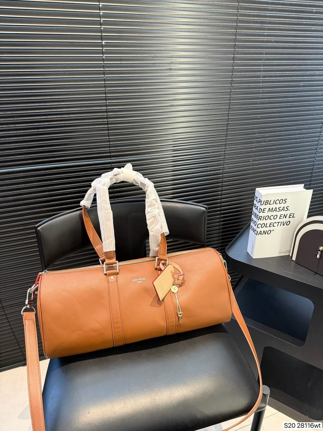 L X V Shoulder bag Size:43x18cm