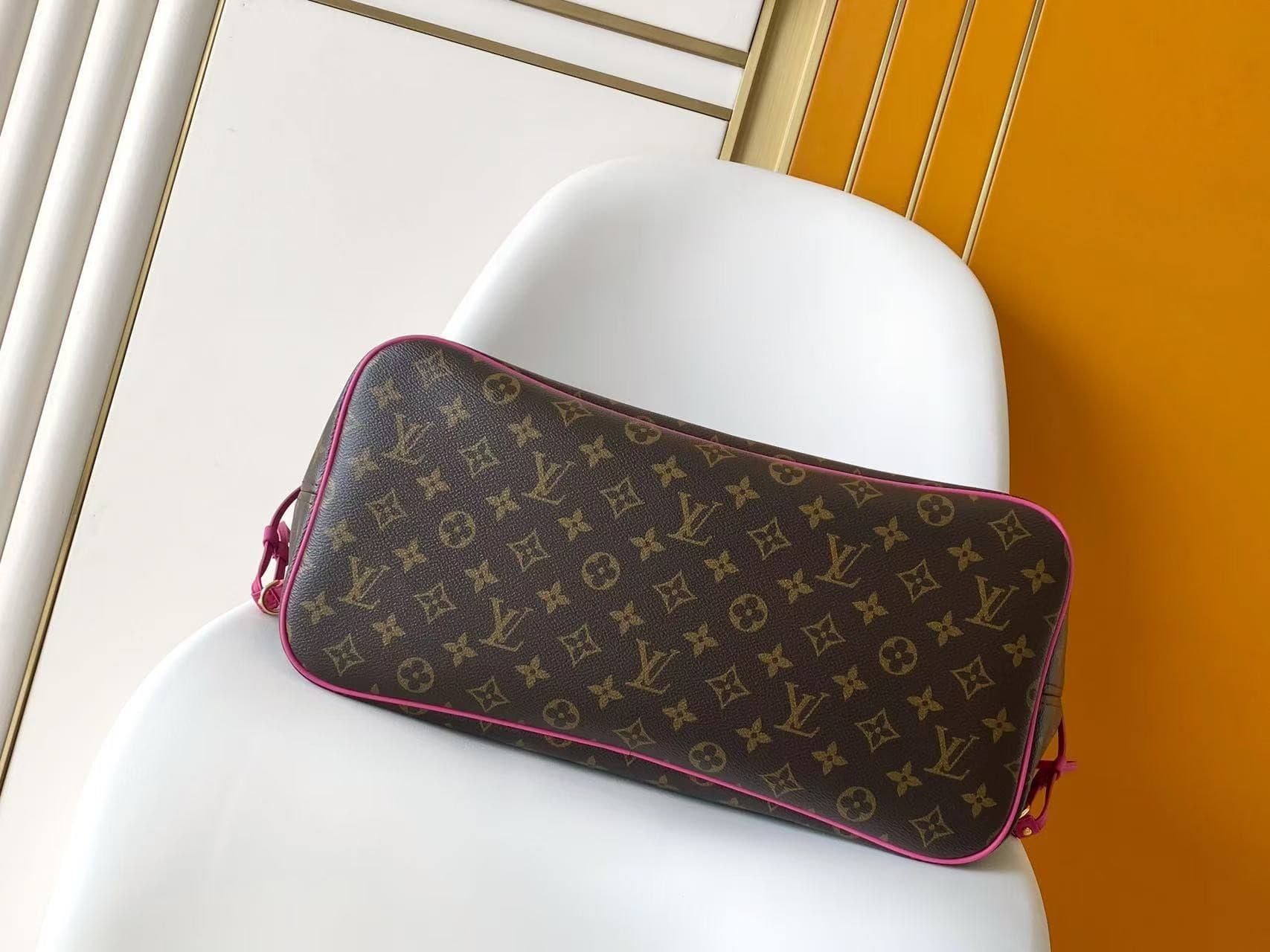 L X V Neverfull M29211 Size:39x32x19cm