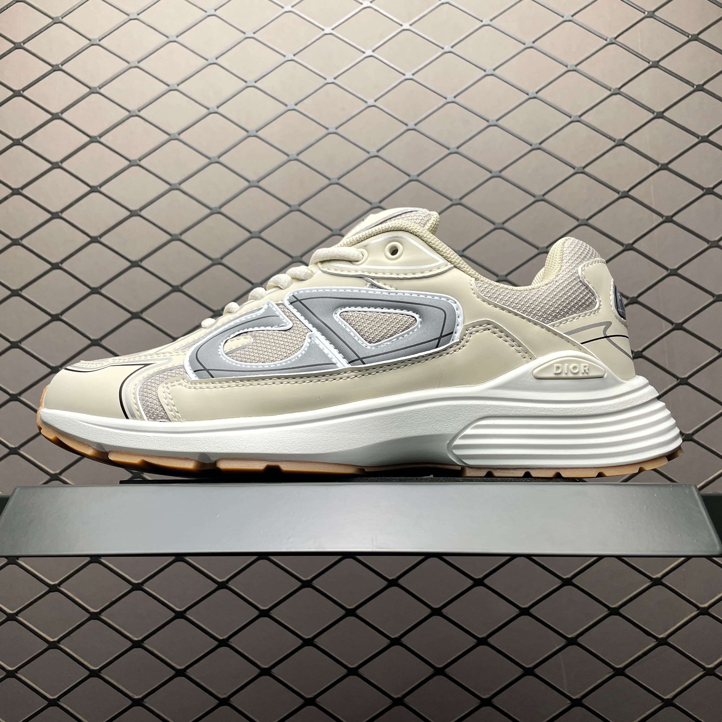 DR B30 Sneakers