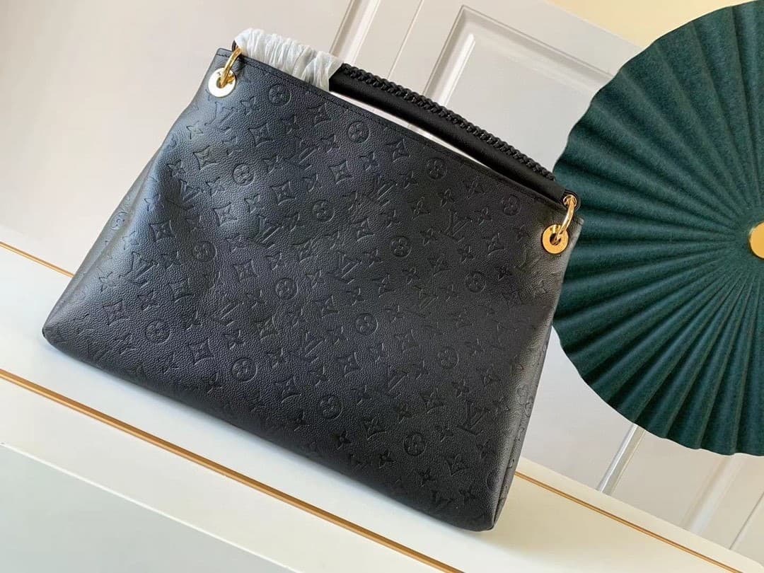 L X V Artsy Handbag M41066 47x32x22cm