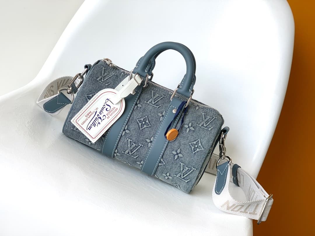 L X V Keepall Bandoulière 25 M22762 Size:25x15x11cm