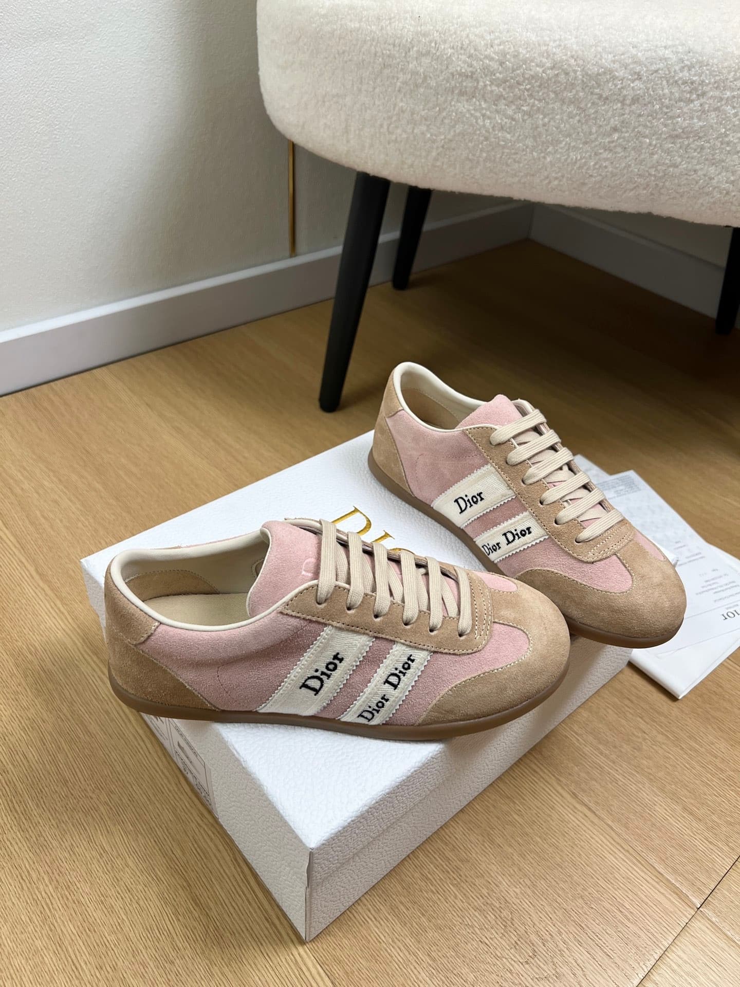 DR Ribbon Sneaker