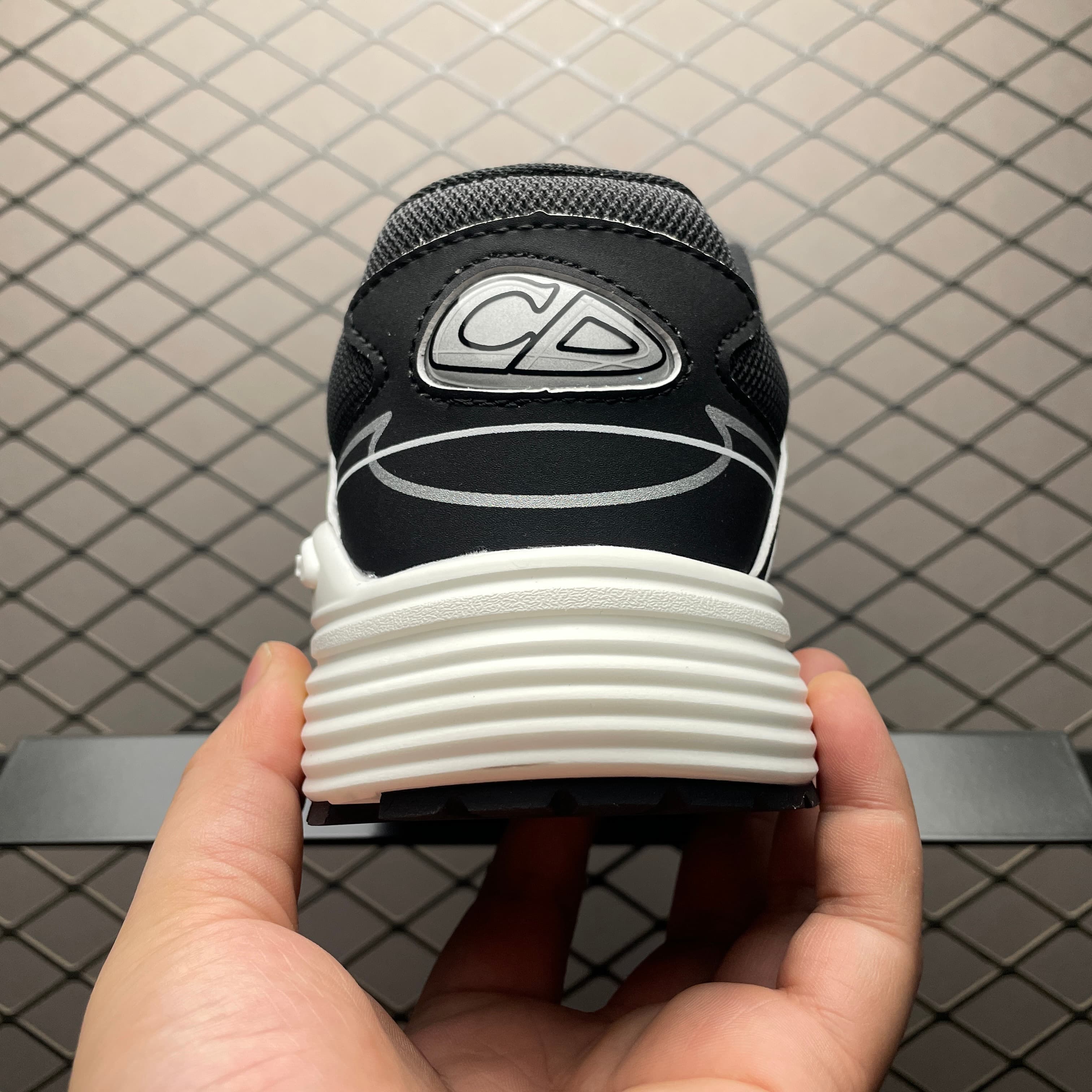 DR NEW ARRIVAL B30 Clunky Sneaker