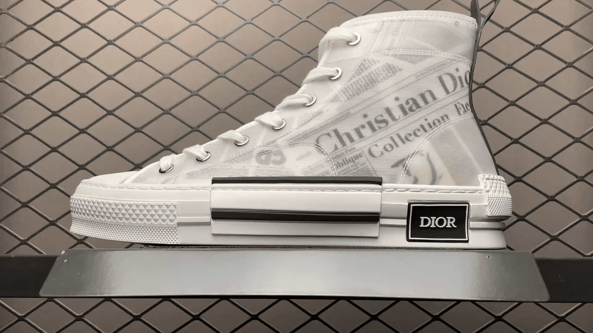 DR B23 OBLIQUE HIGH TOP SNEAKER