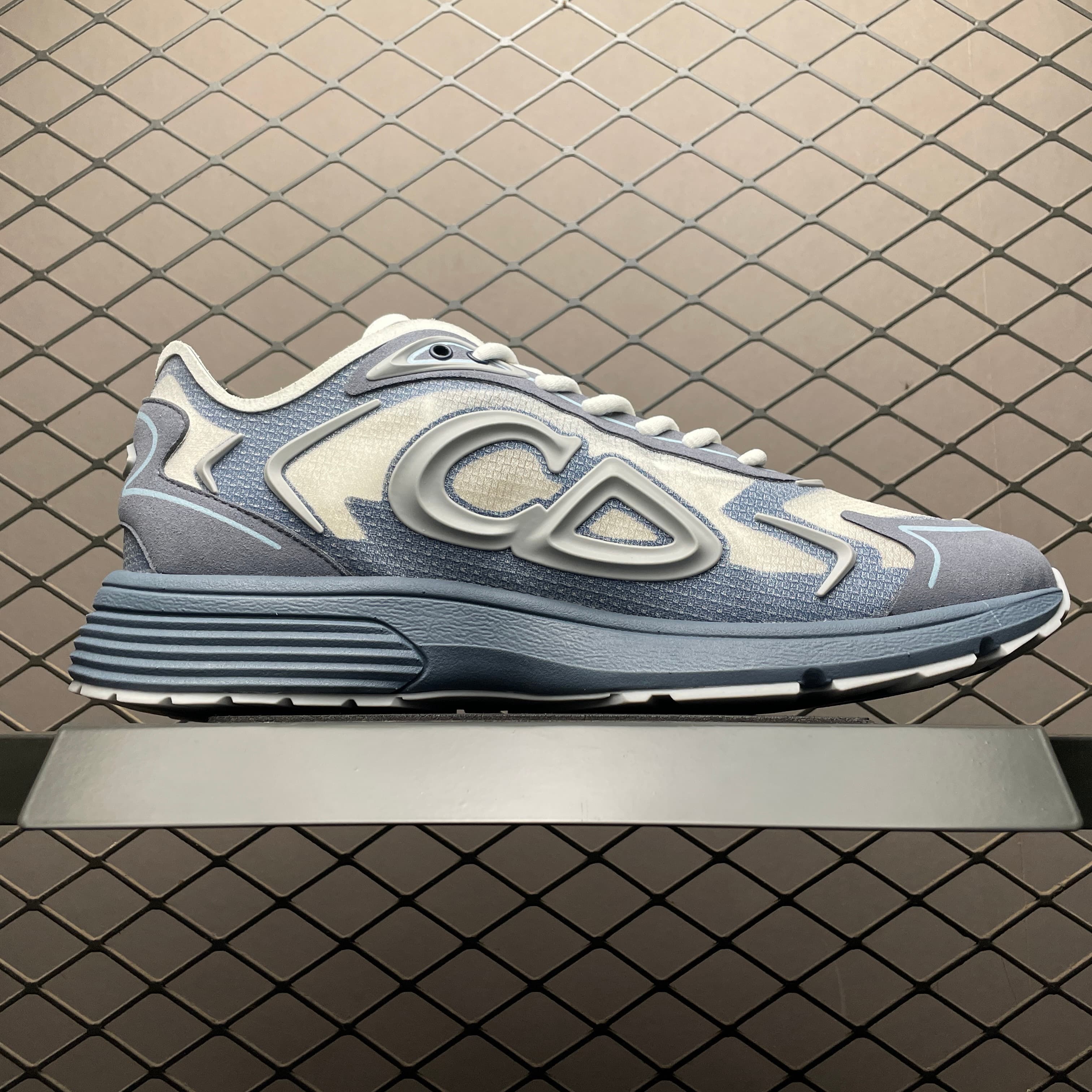 DR B30 Sneakers