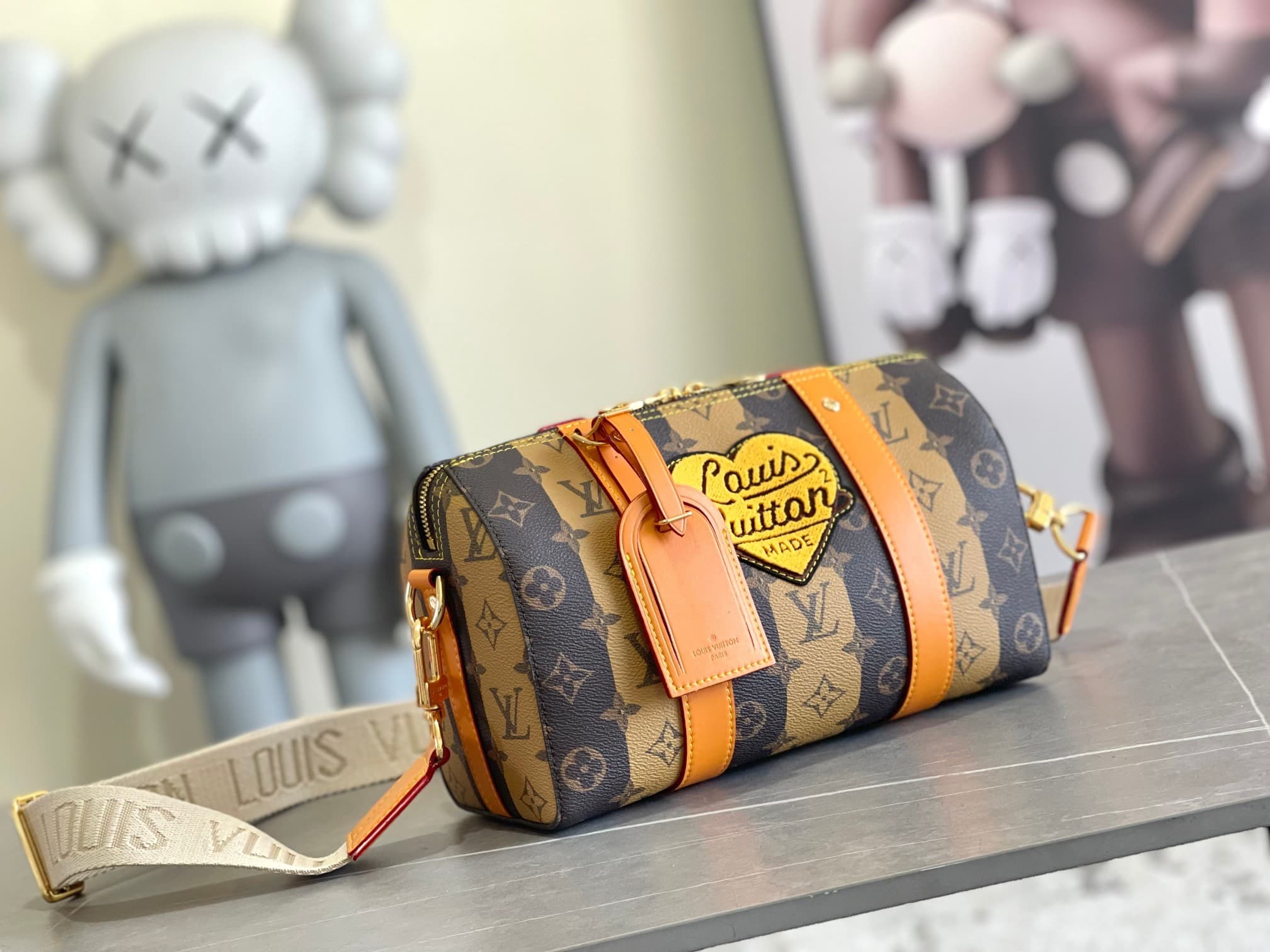 L X V City Keell M45963 Size:27x17x13cm