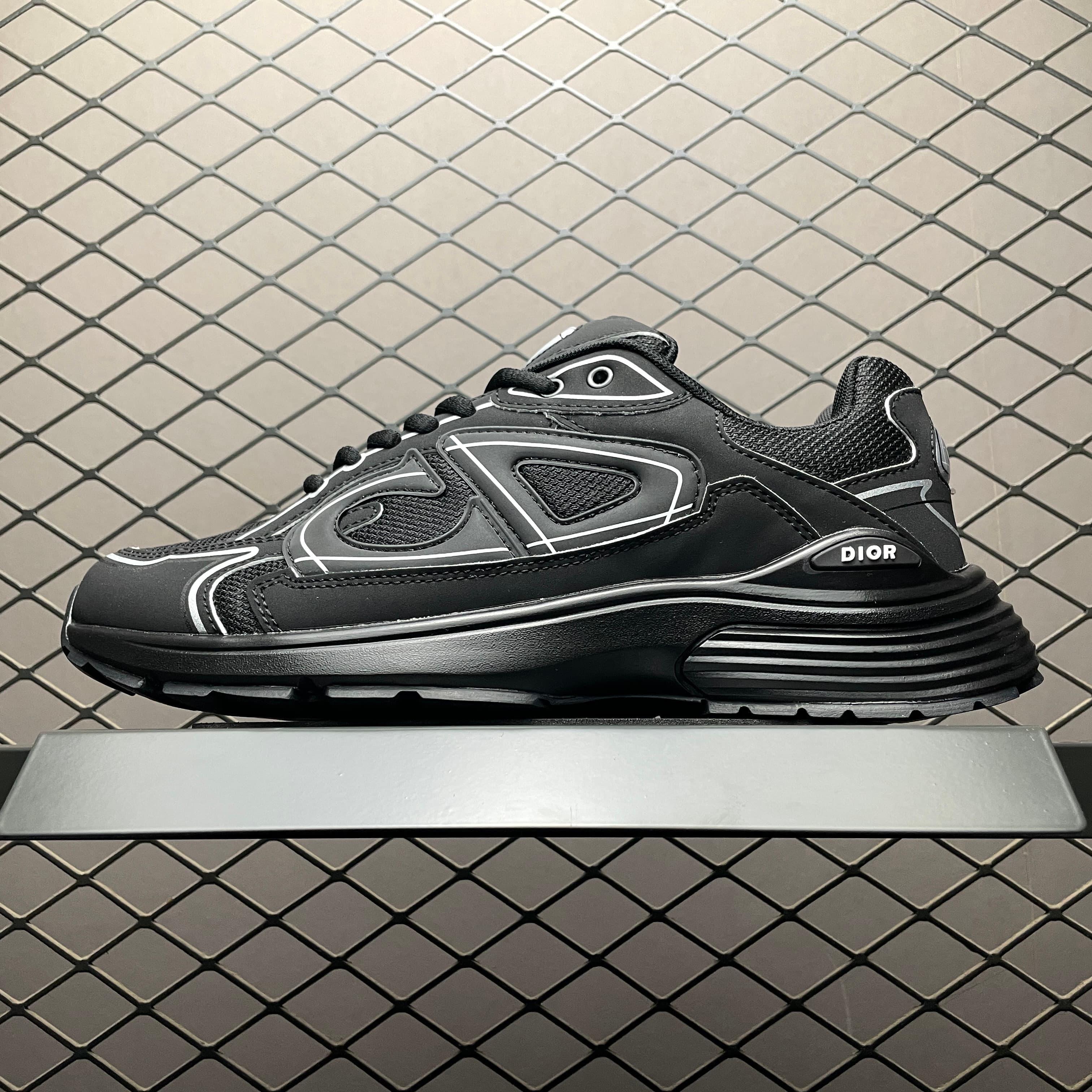 DR NEW ARRIVAL B30 Clunky Sneaker