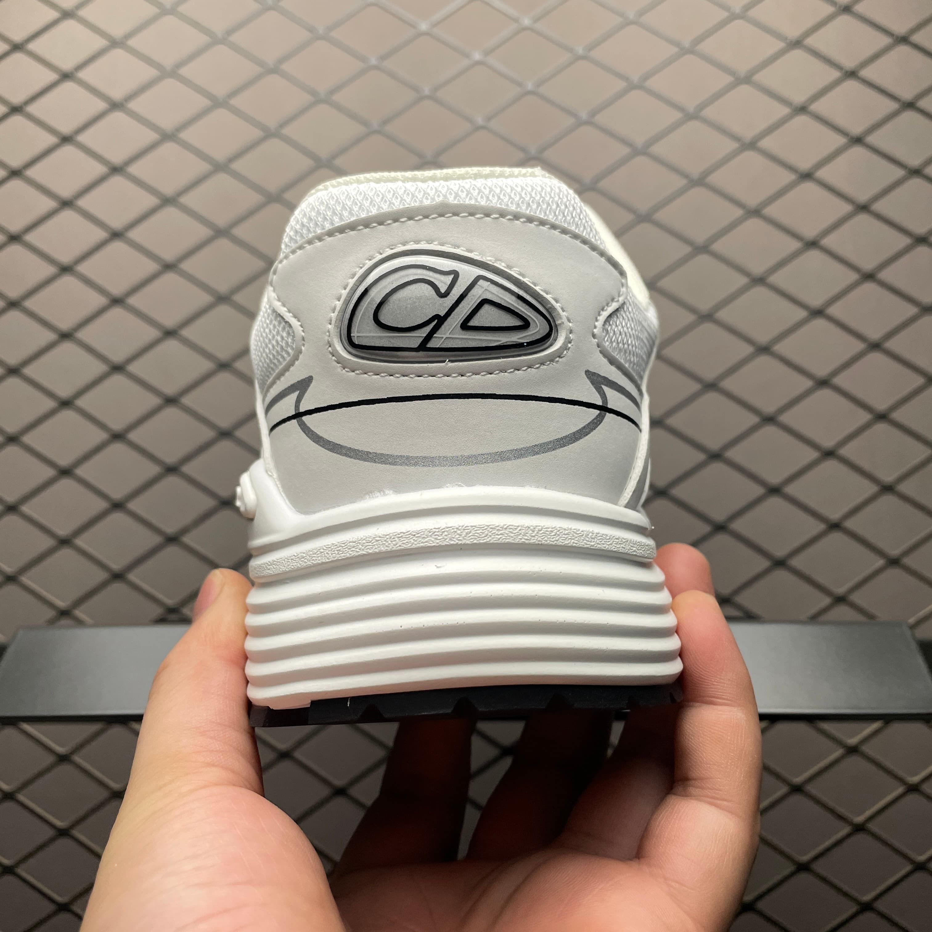 DR B30 Sneakers