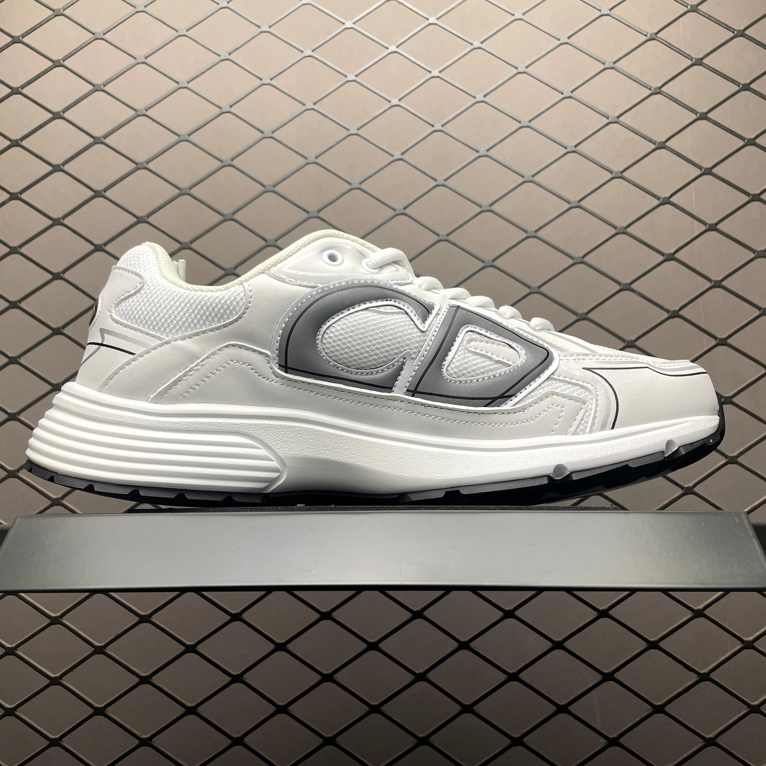 DR B30 Sneakers