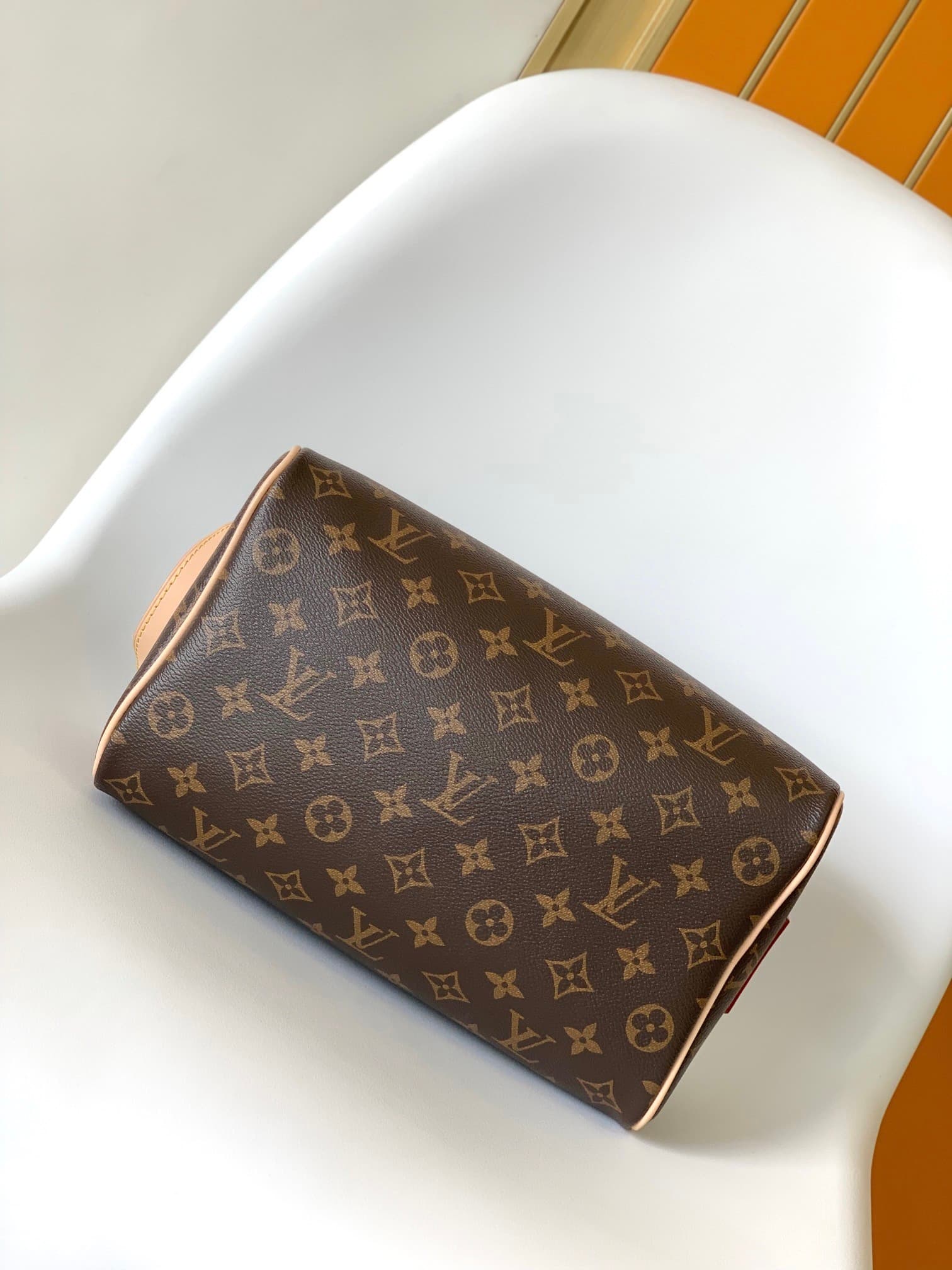 L X V TOILETRY BAG M44494 Size:28x15x16.5cm