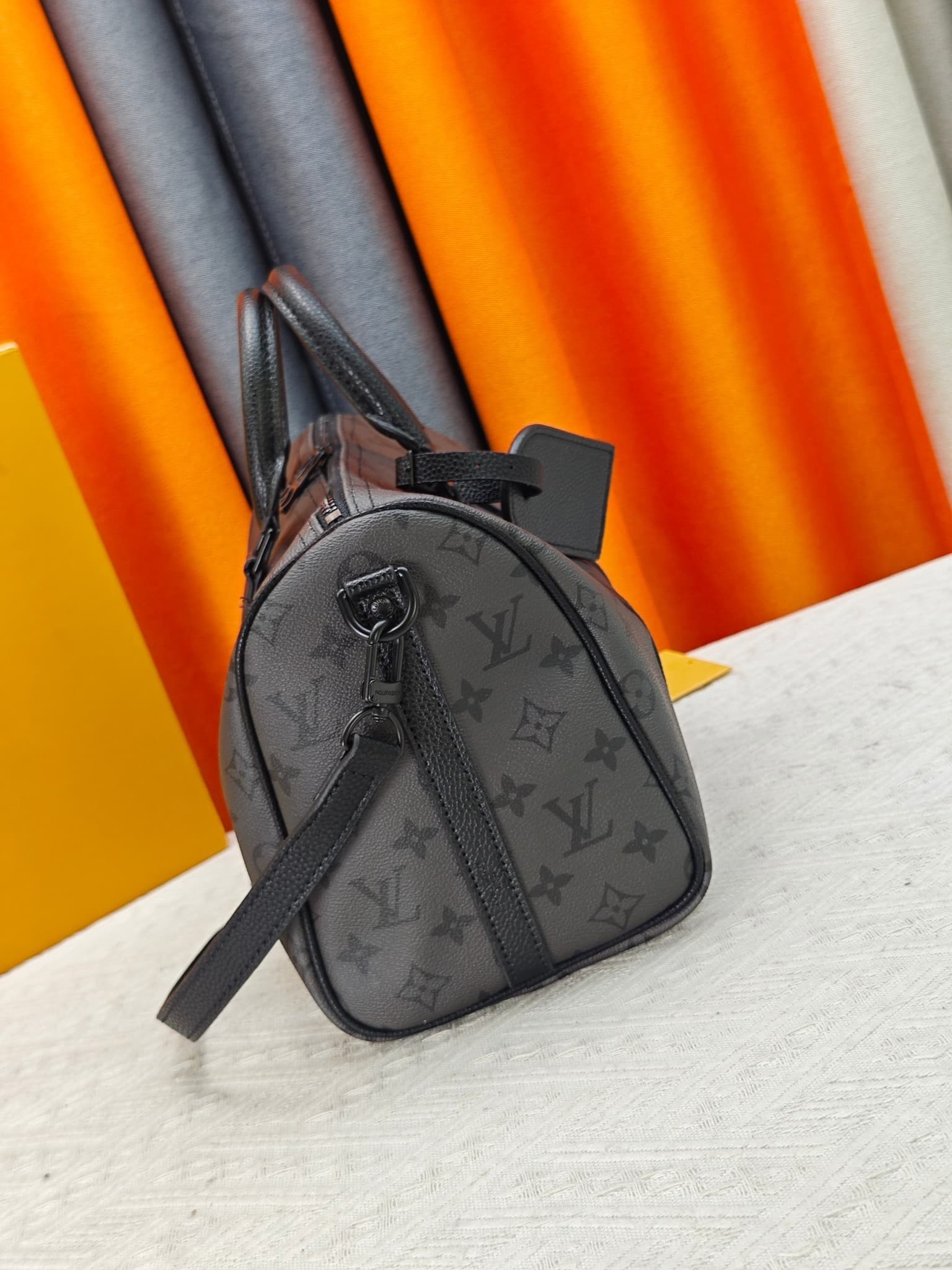 L X V Keepall Bandoulière 35 M28370 Size:35X21X16cm