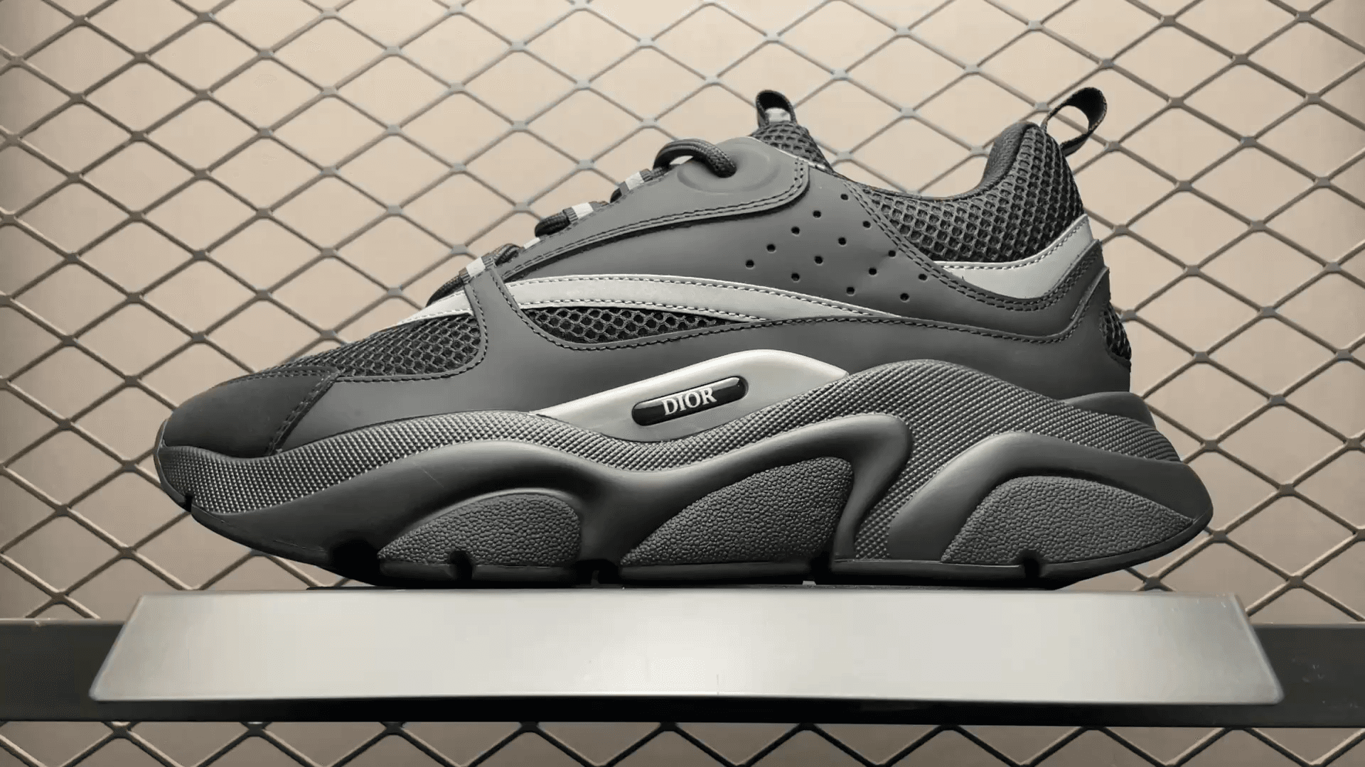 DR classic B22 Clunky Sneaker