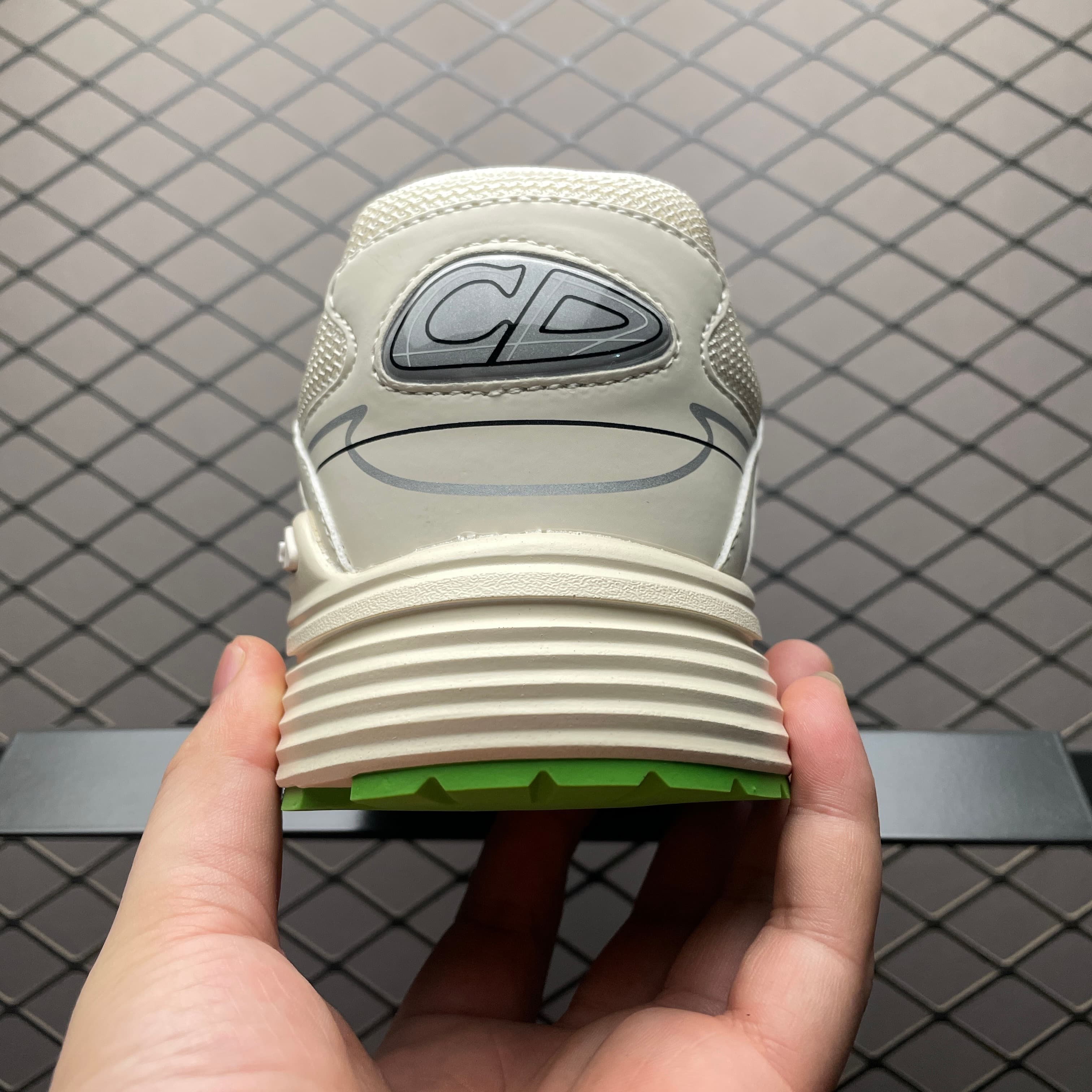 DR B30 Sneakers