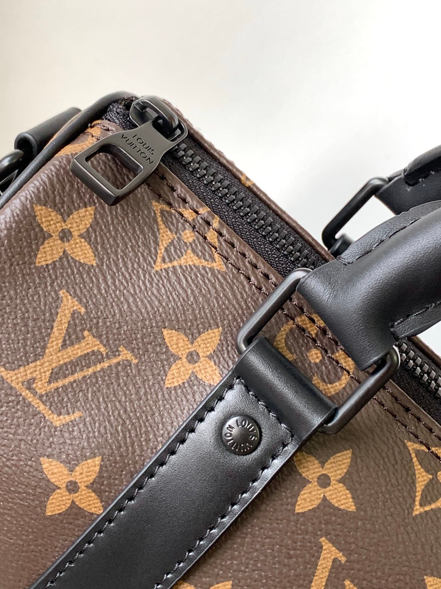 L X V Keepall Bandoulière 25 M46249 Size:25x15x11cm