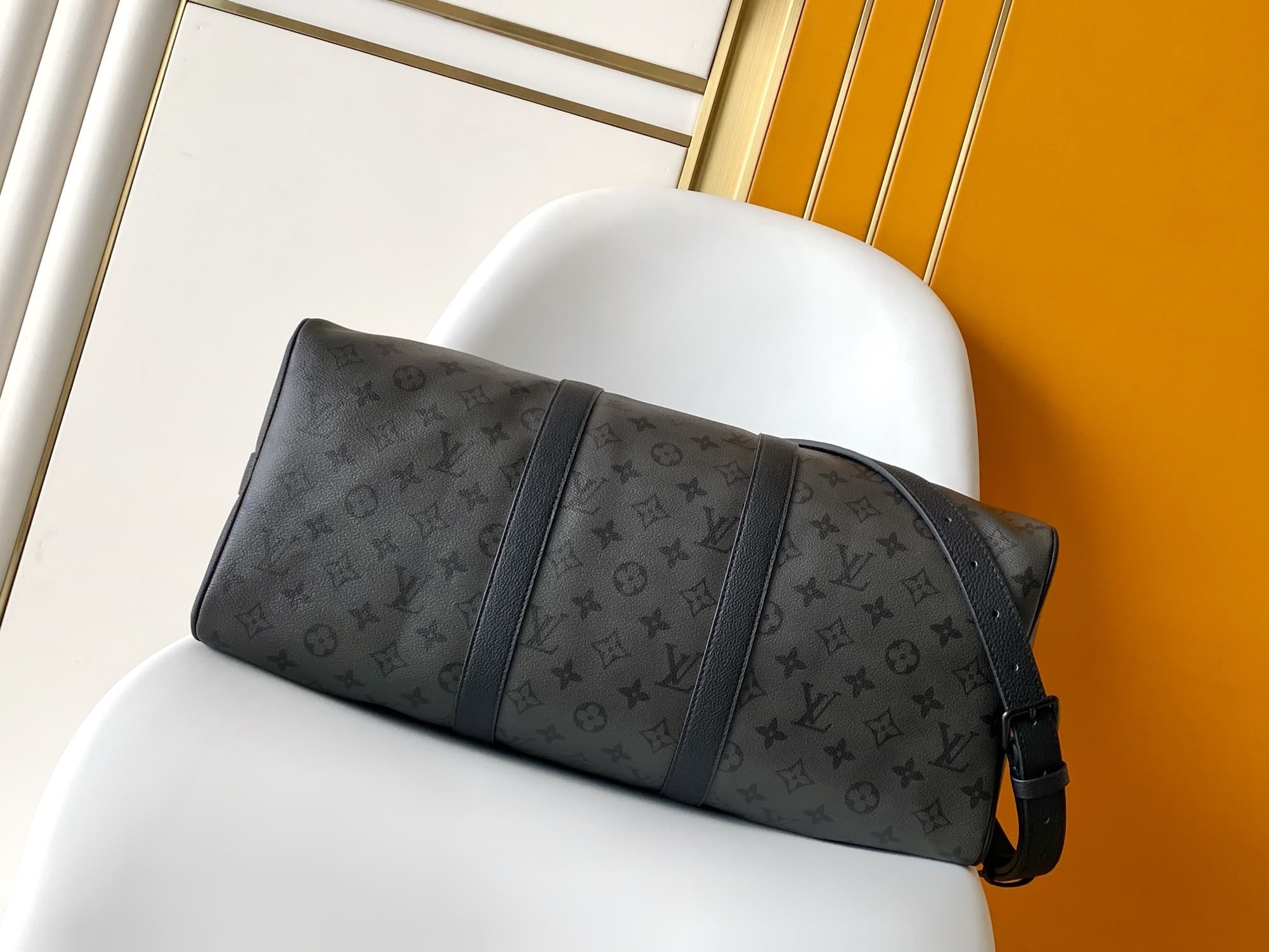 L X V Travelling bag M28403 45X27X20CM