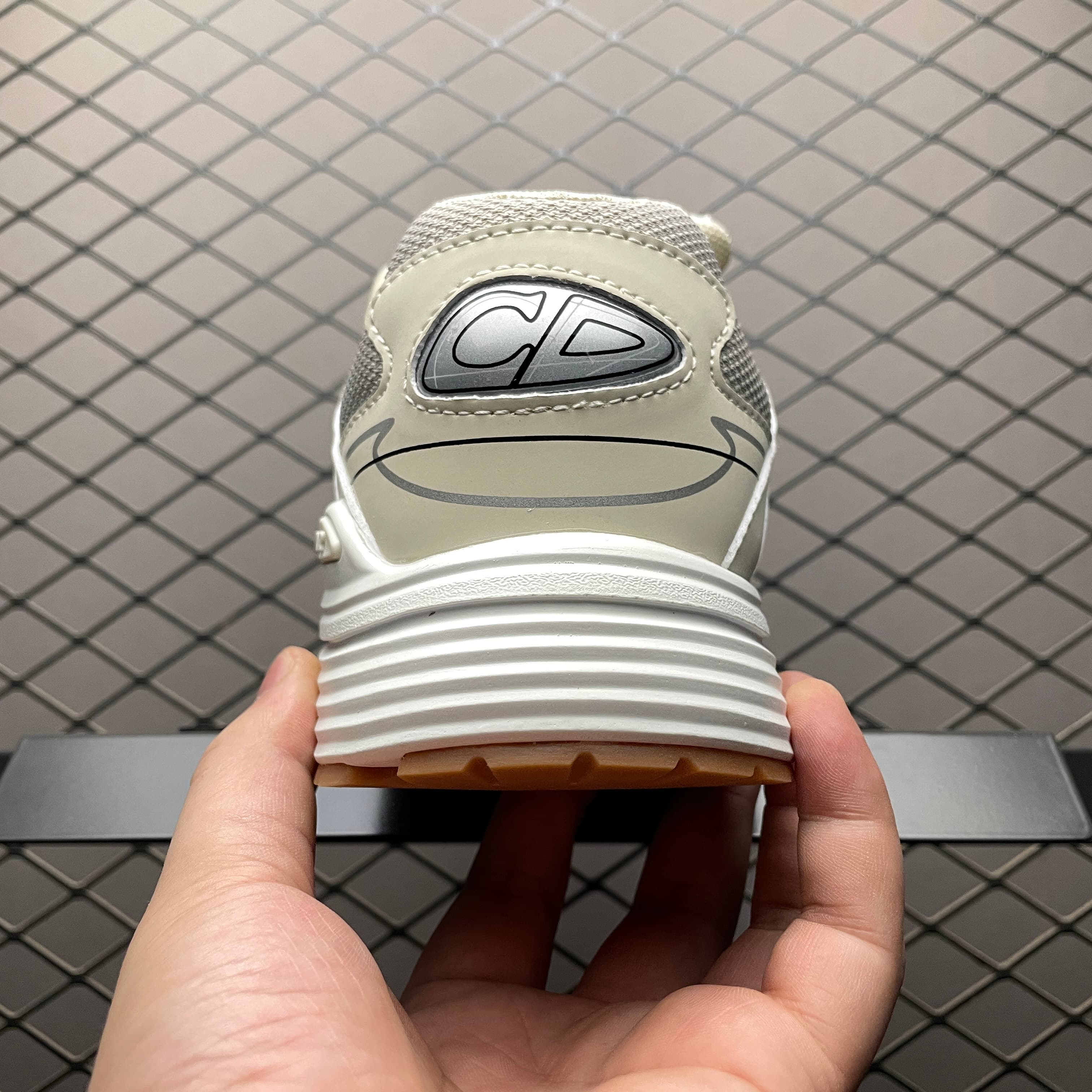 DR B30 Sneakers